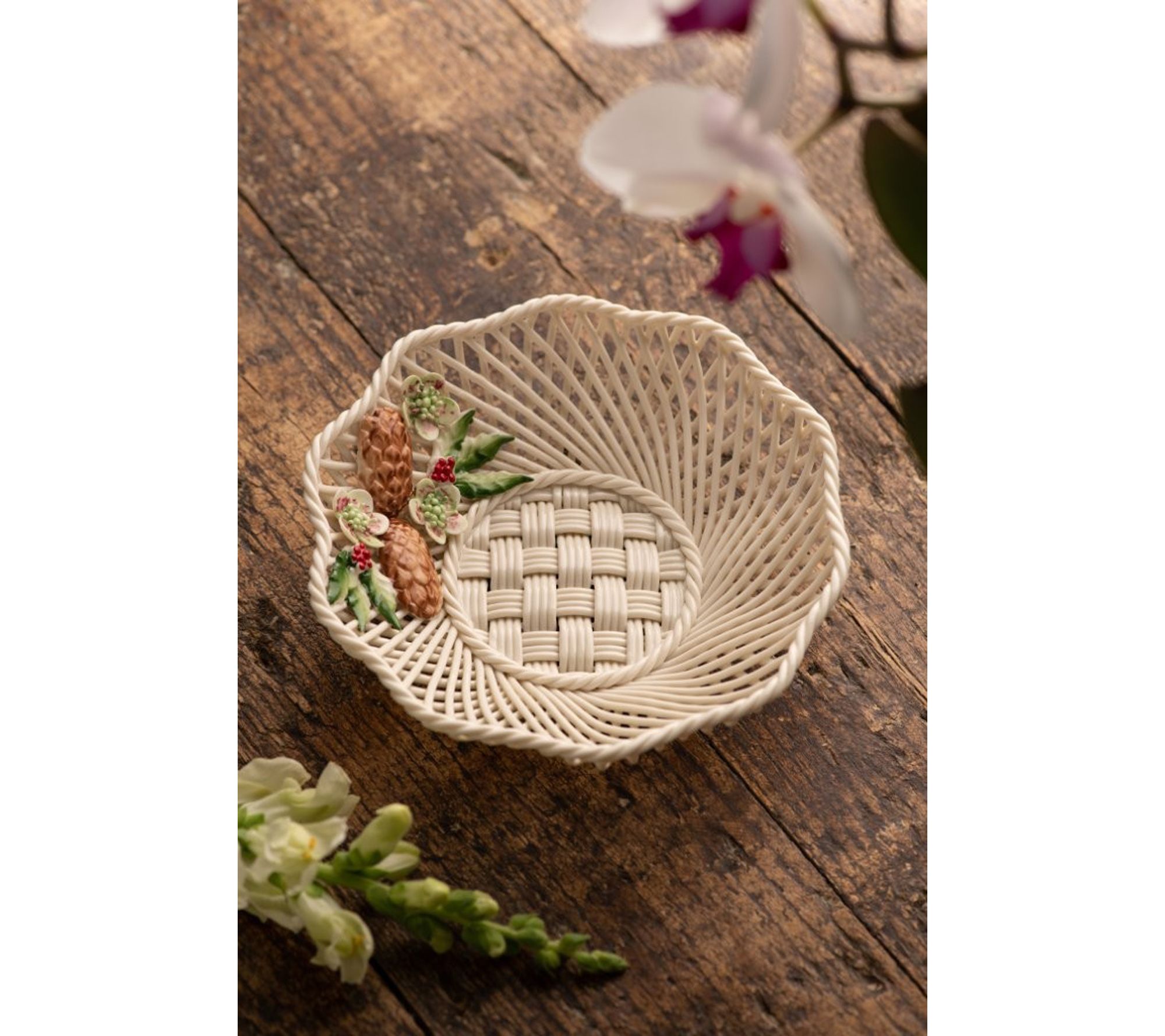Belleek Pottery Wild Irish Hedgerow