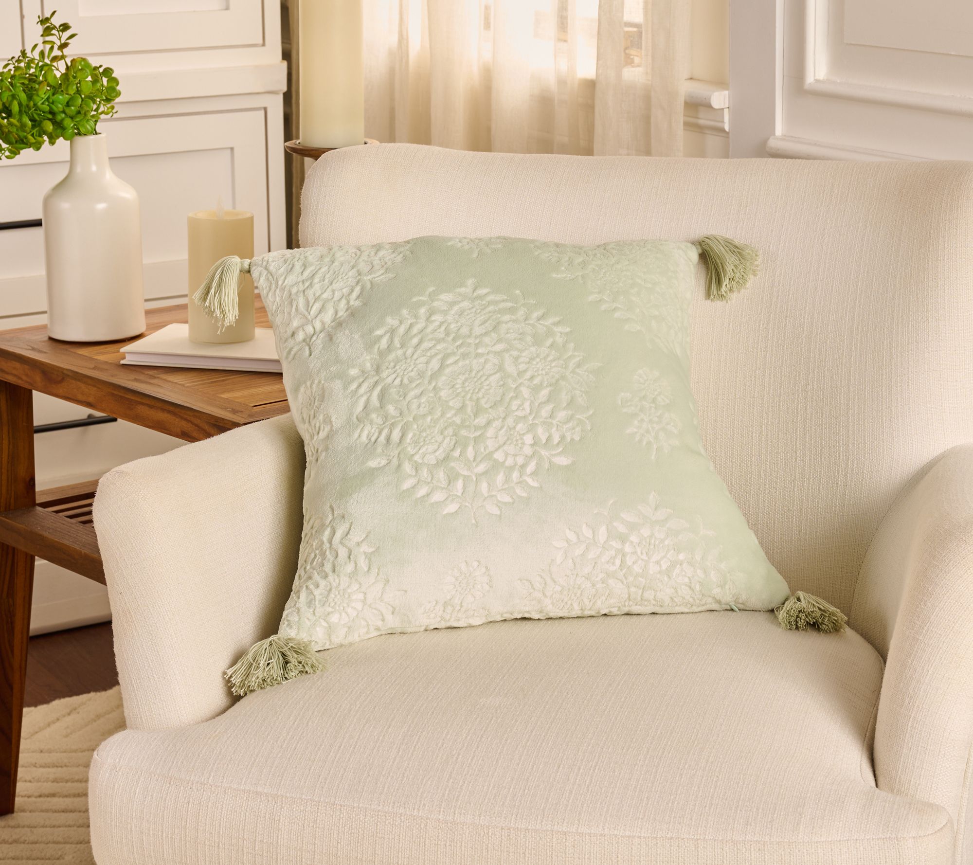 Home Reflections Layla Floral 18x18 Dec Pillow