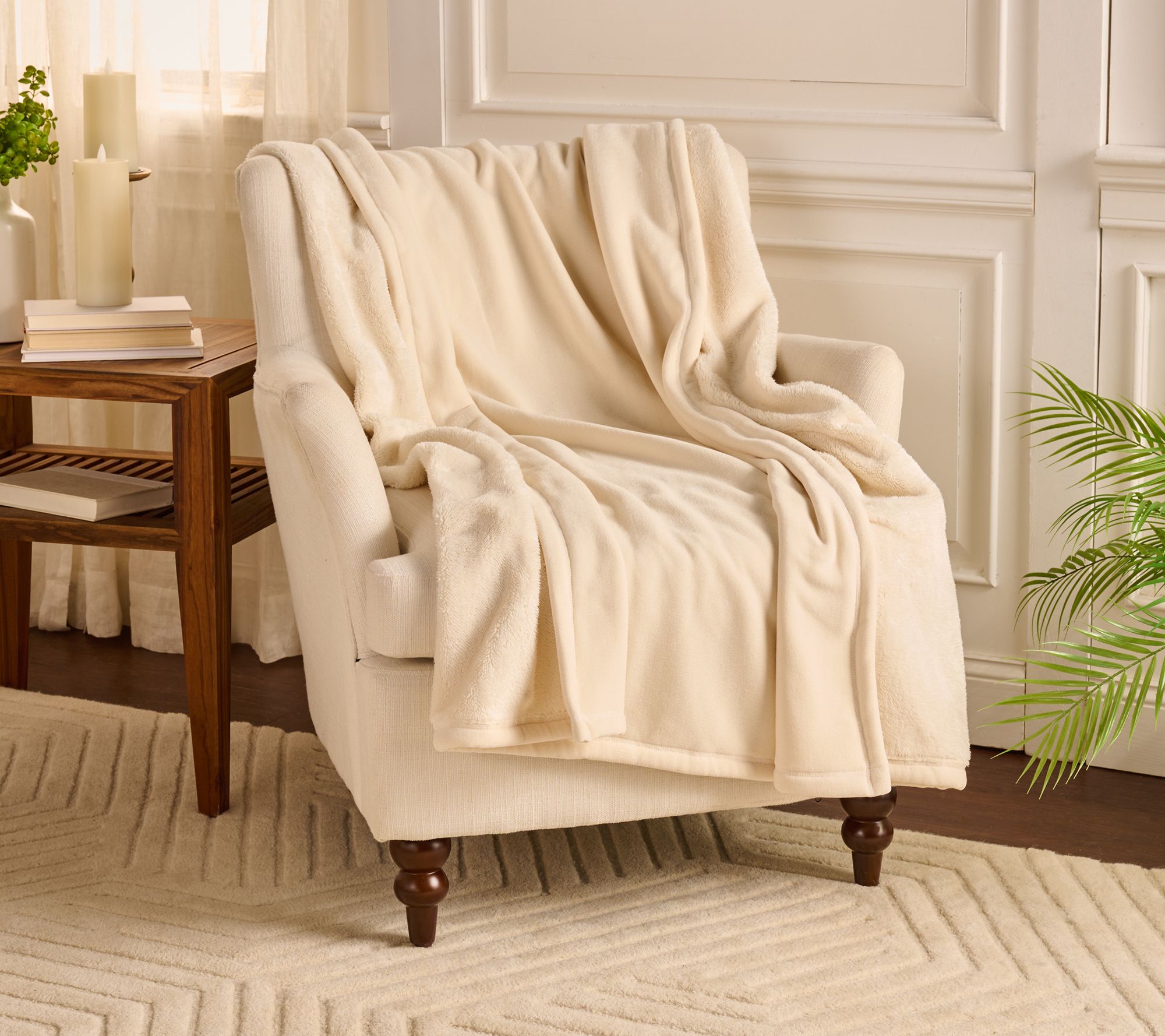 Home Reflections Heathered Plush & Sherpa 60x70 Throw