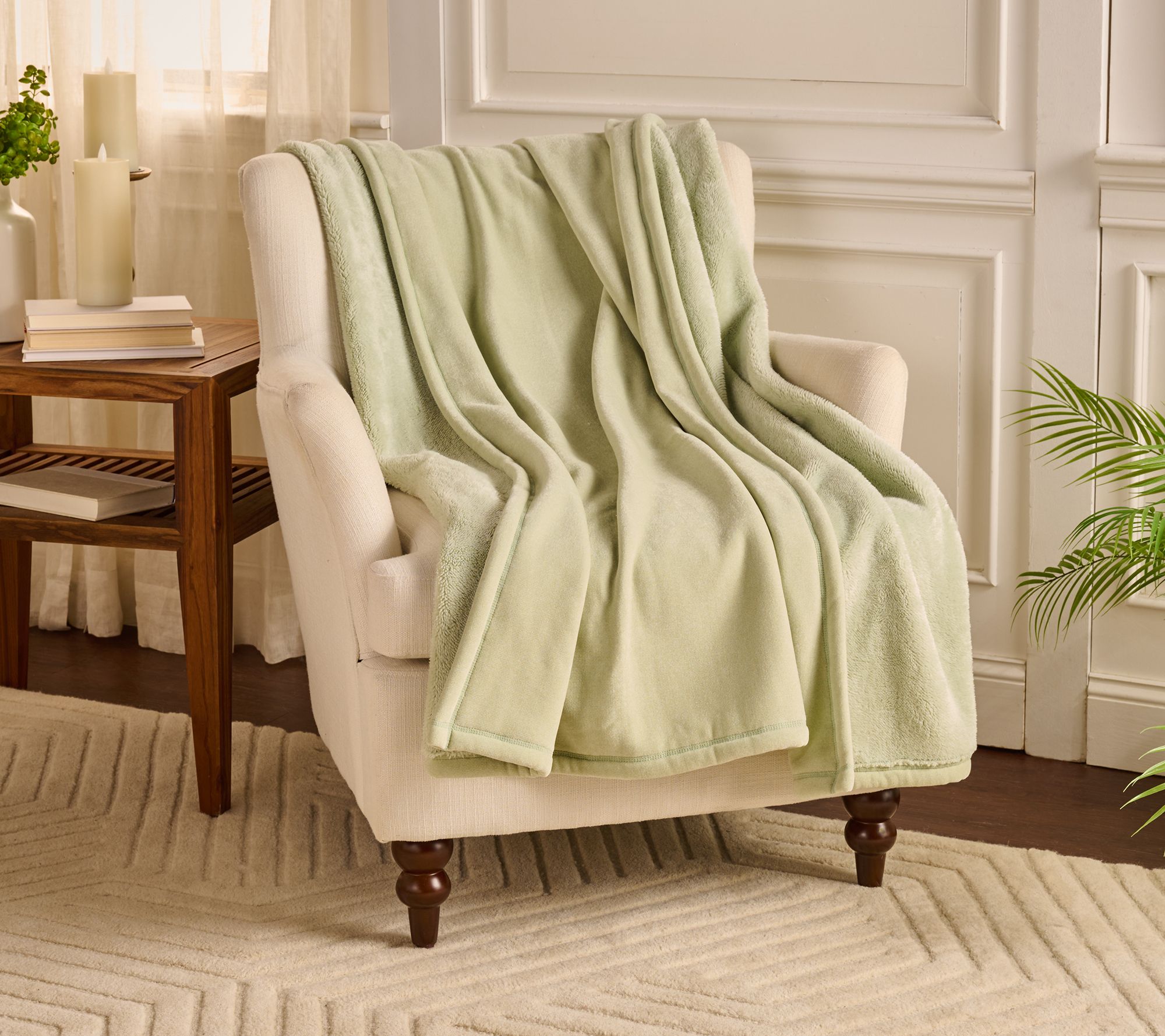 Home Reflections Heathered Plush & Sherpa 60x70 Throw