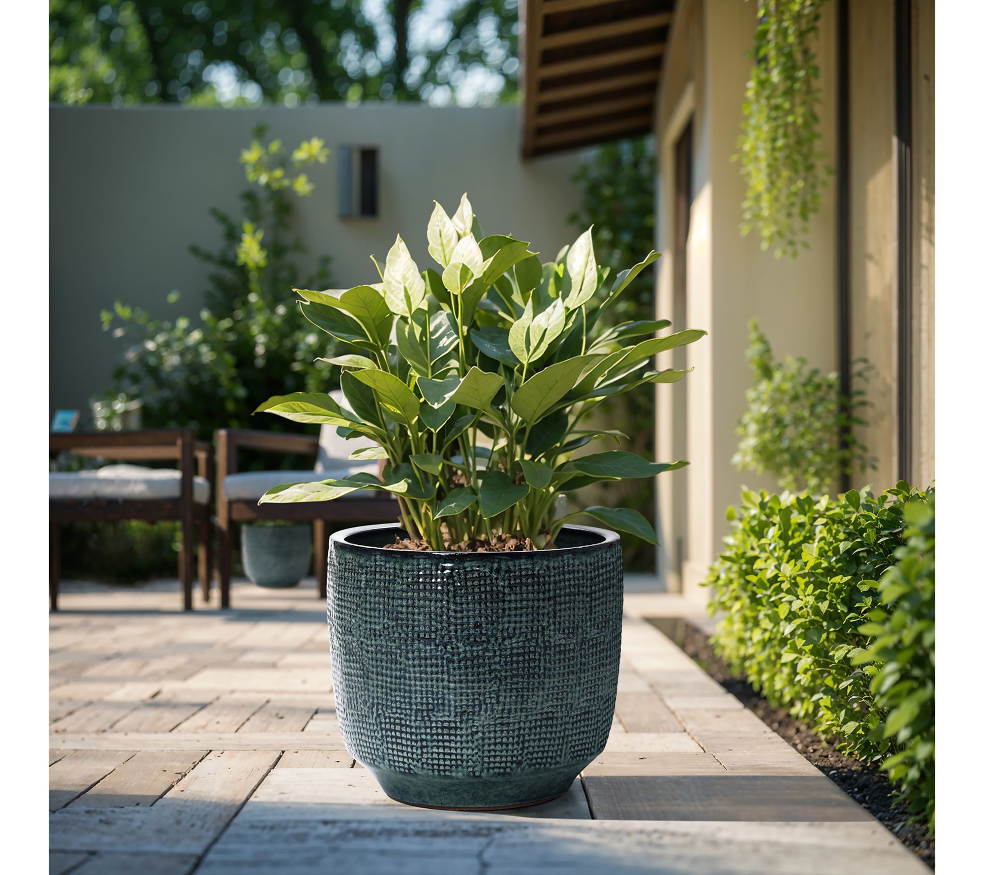 LuxenHome Marina Green and Gray 15.75" Round Ceramic Planter