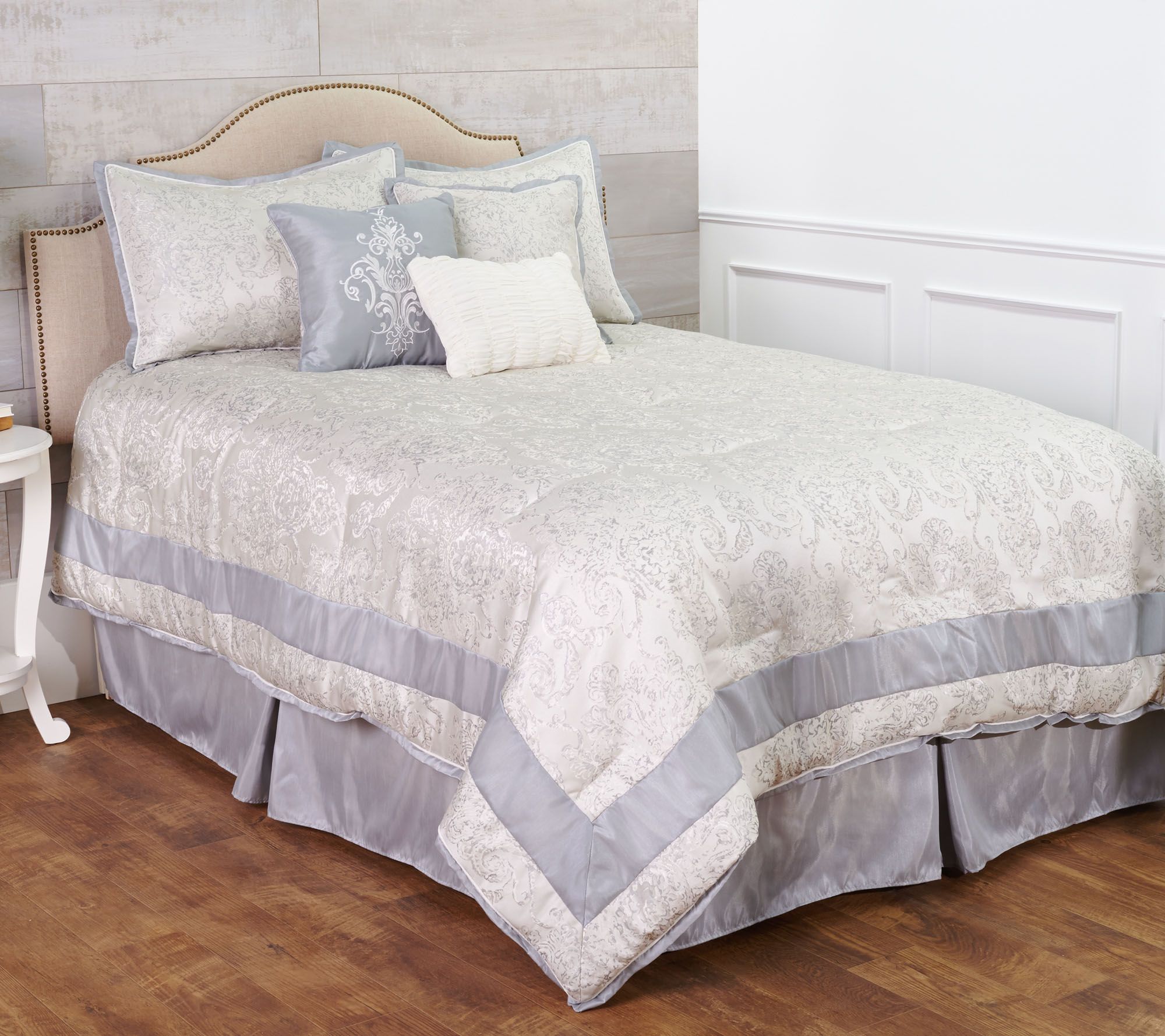 Amadeus 7 Piece Jacquard Queen Comforter Set Page 1 Qvc Com