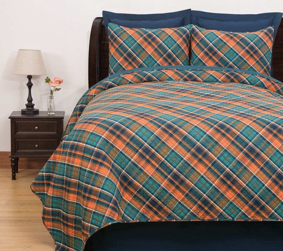 Troy Plaid Full/Queen Quilt Set by Valerie