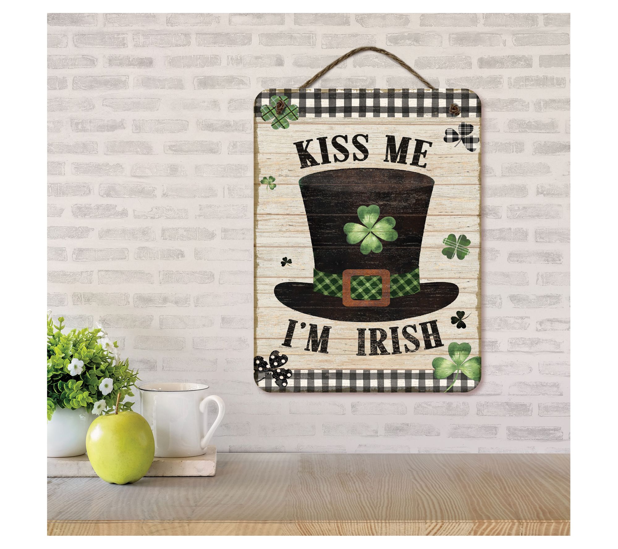 Courtside Market Kiss Me I'm Irish 12x16 Hanging Sign