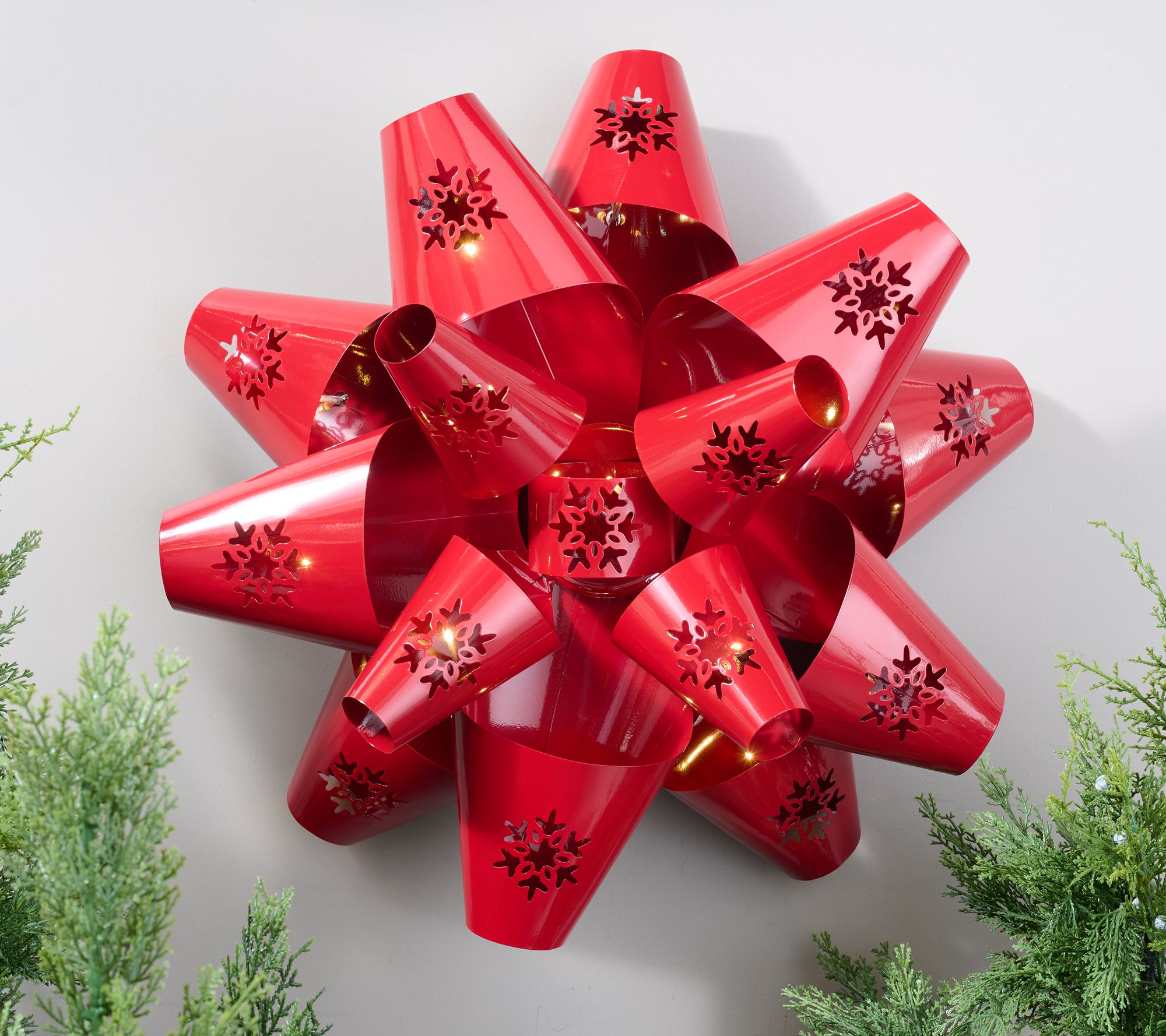 Kringle Express Indoor/Outdoor 20" Illuminated Metal Bow