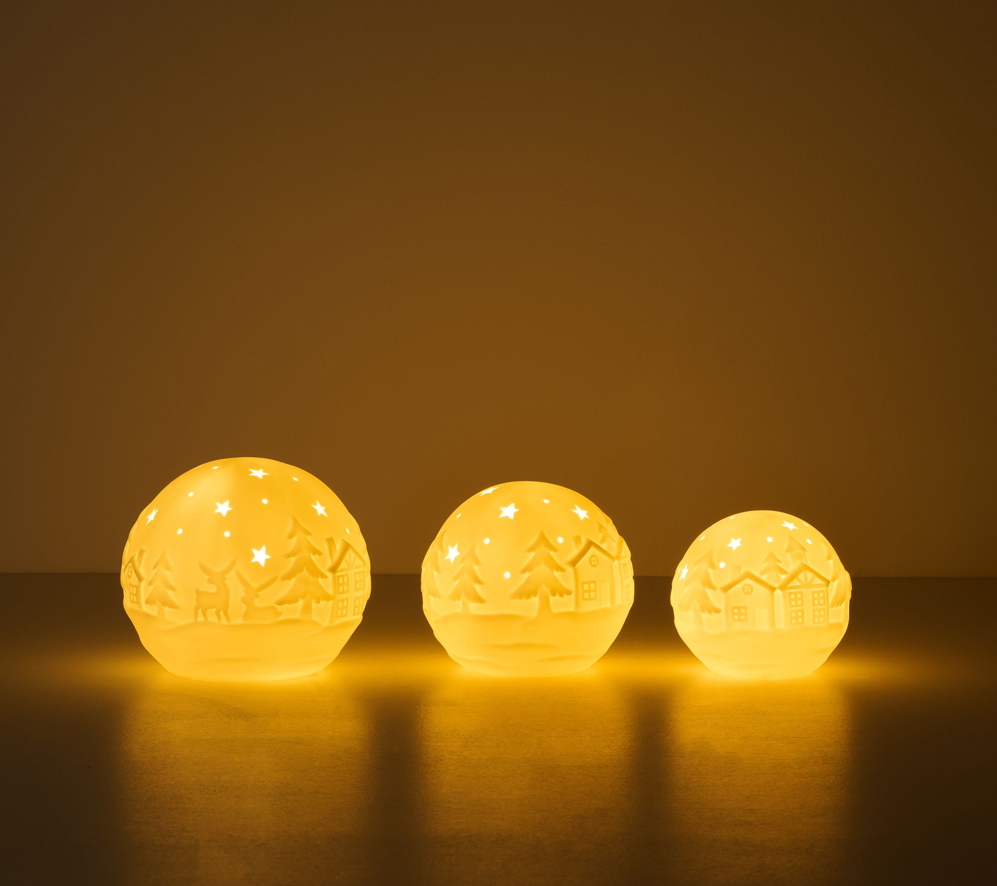 Home Reflections Set of 3 Lit Christmas Spheres - QVC.com