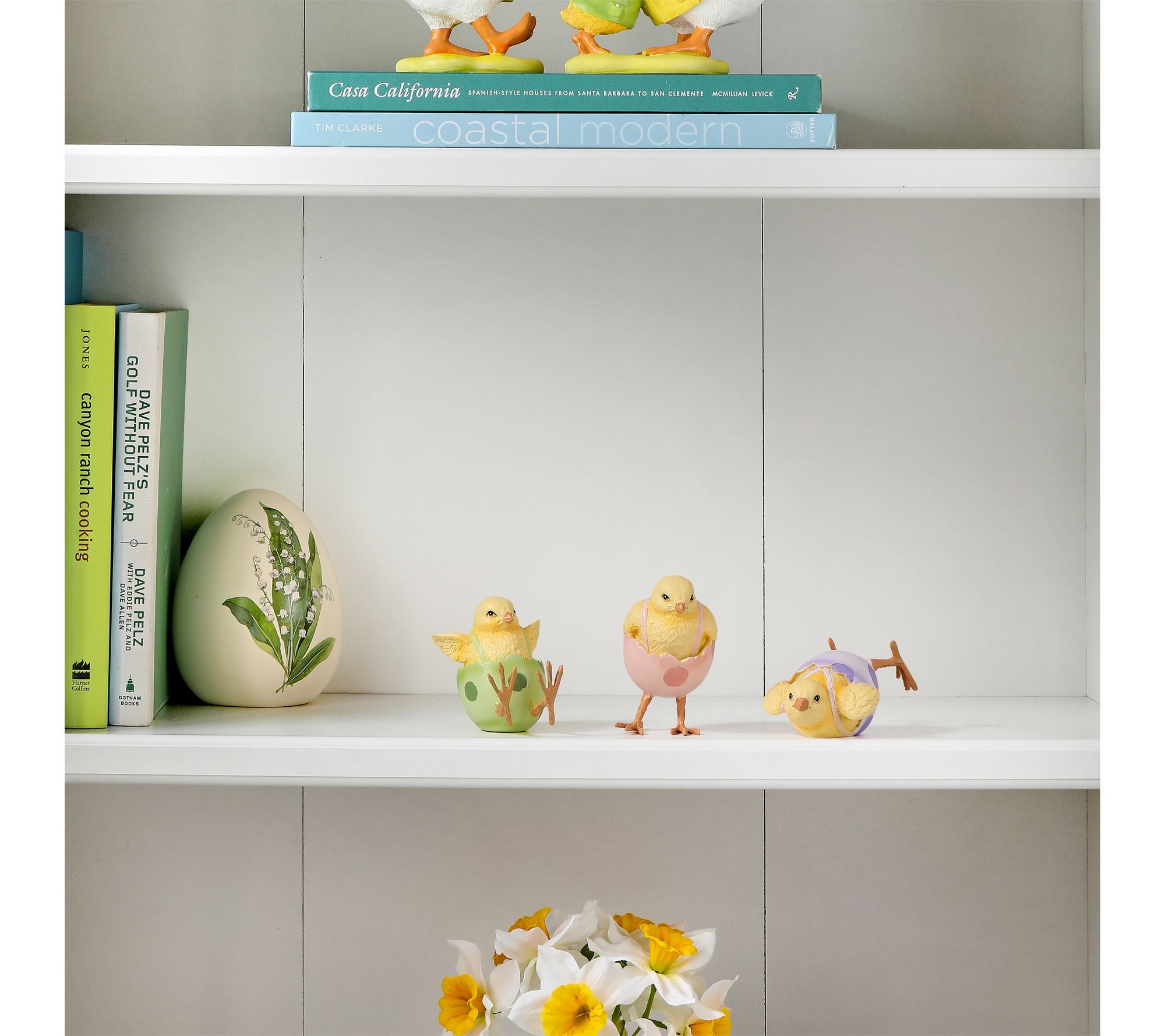 4-4.5" Resin Pl ayful Chick Wit h Egg Set of 3 By Valerie