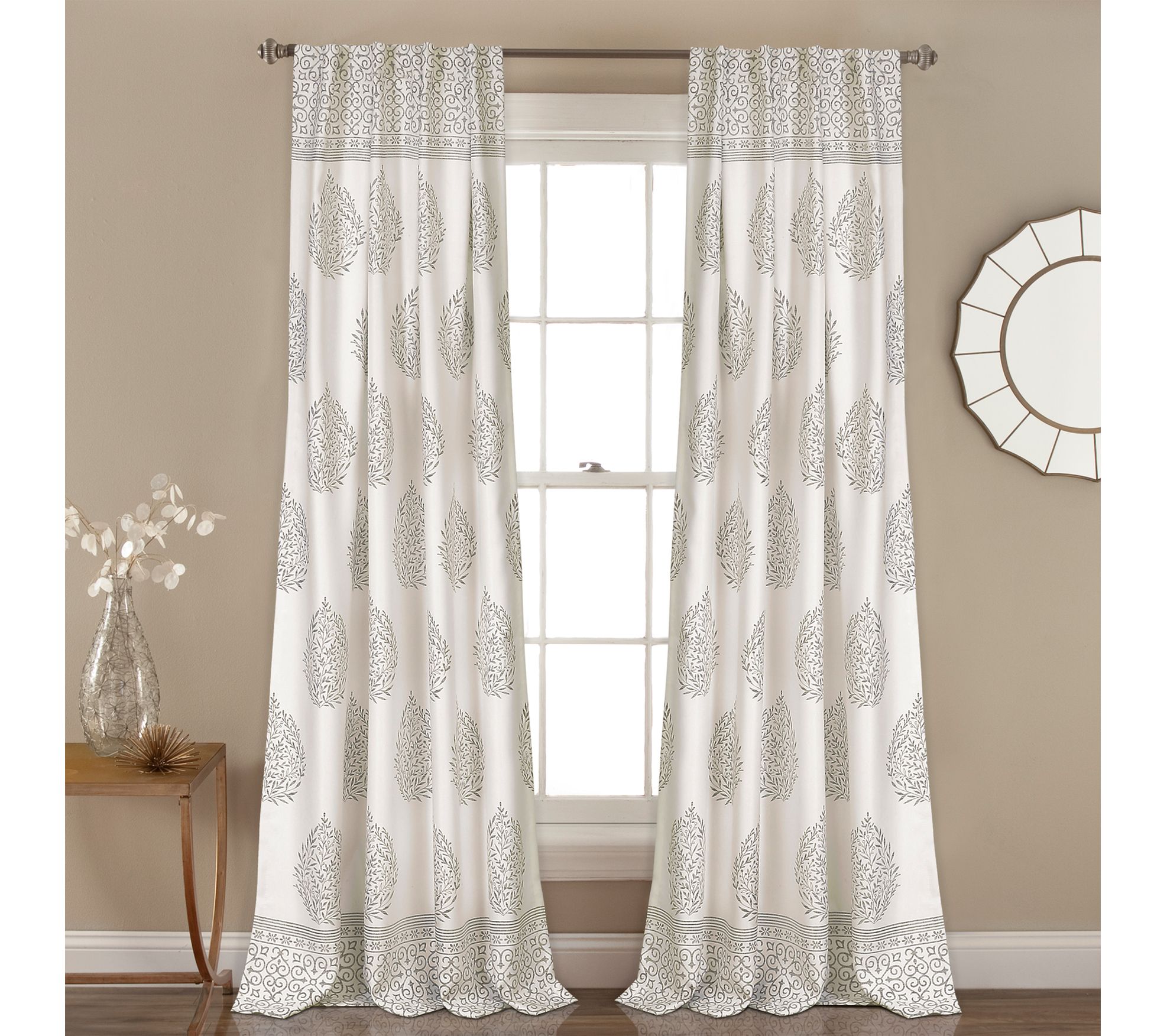 Teardrop Leaf Set of 2 Room Darkening Curtainsby Lush Decor