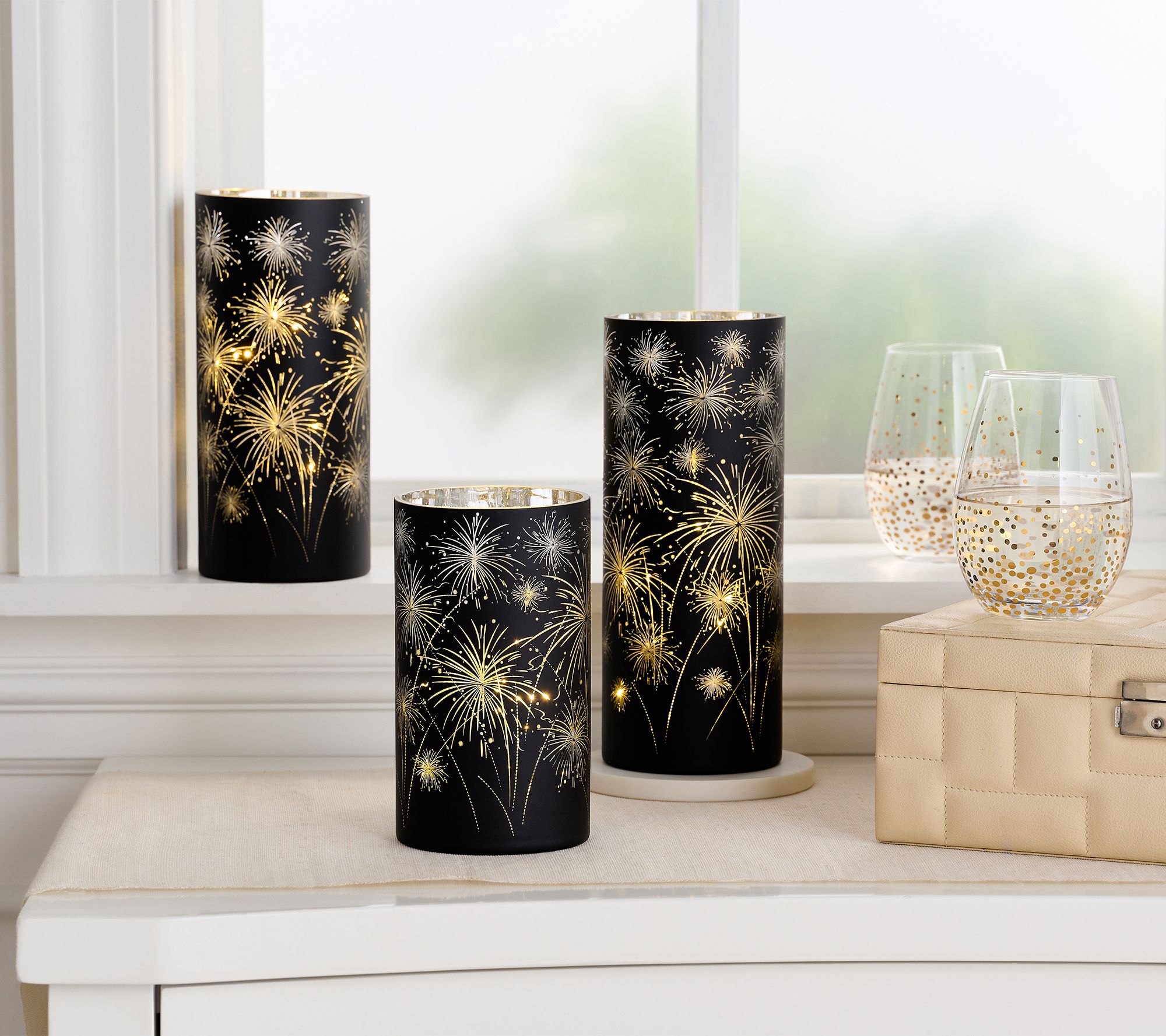 4 pcs Glass Hurricane Pillar Large London Candle Holder 6 x 10 Short Stem  Candle Centerpieces