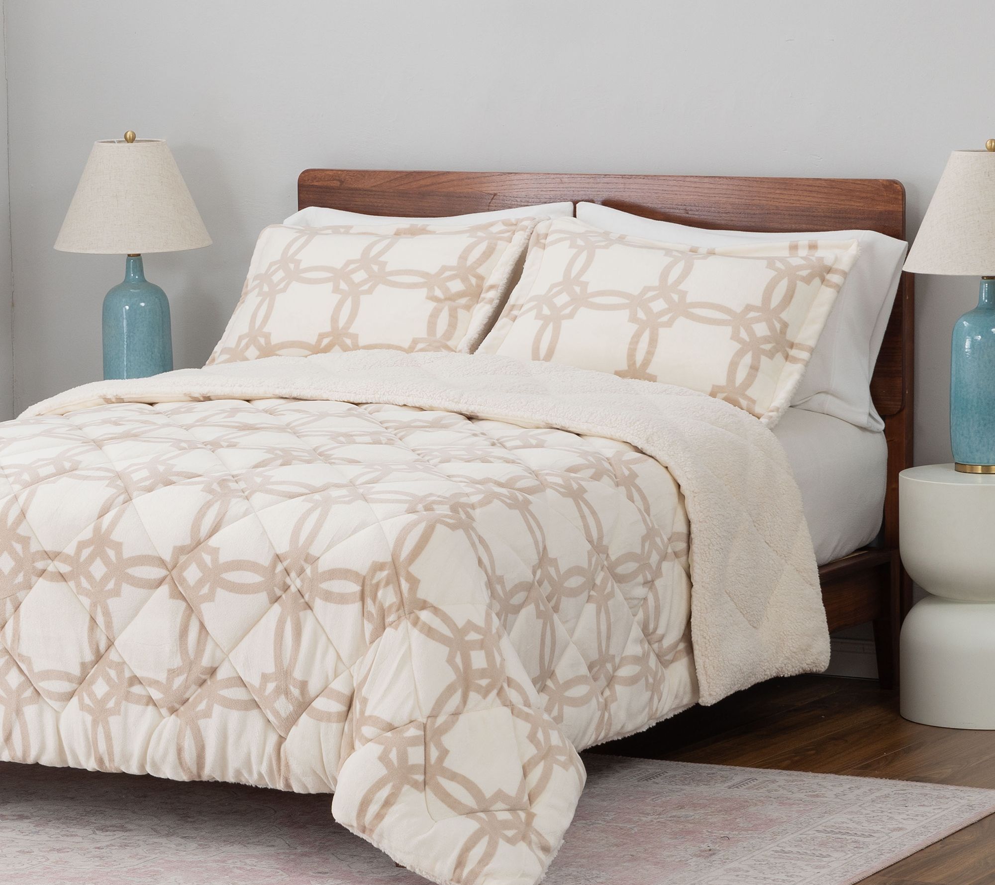 Berkshire Velvetsoft & Sherpa Comforter & Sham Set- Queen