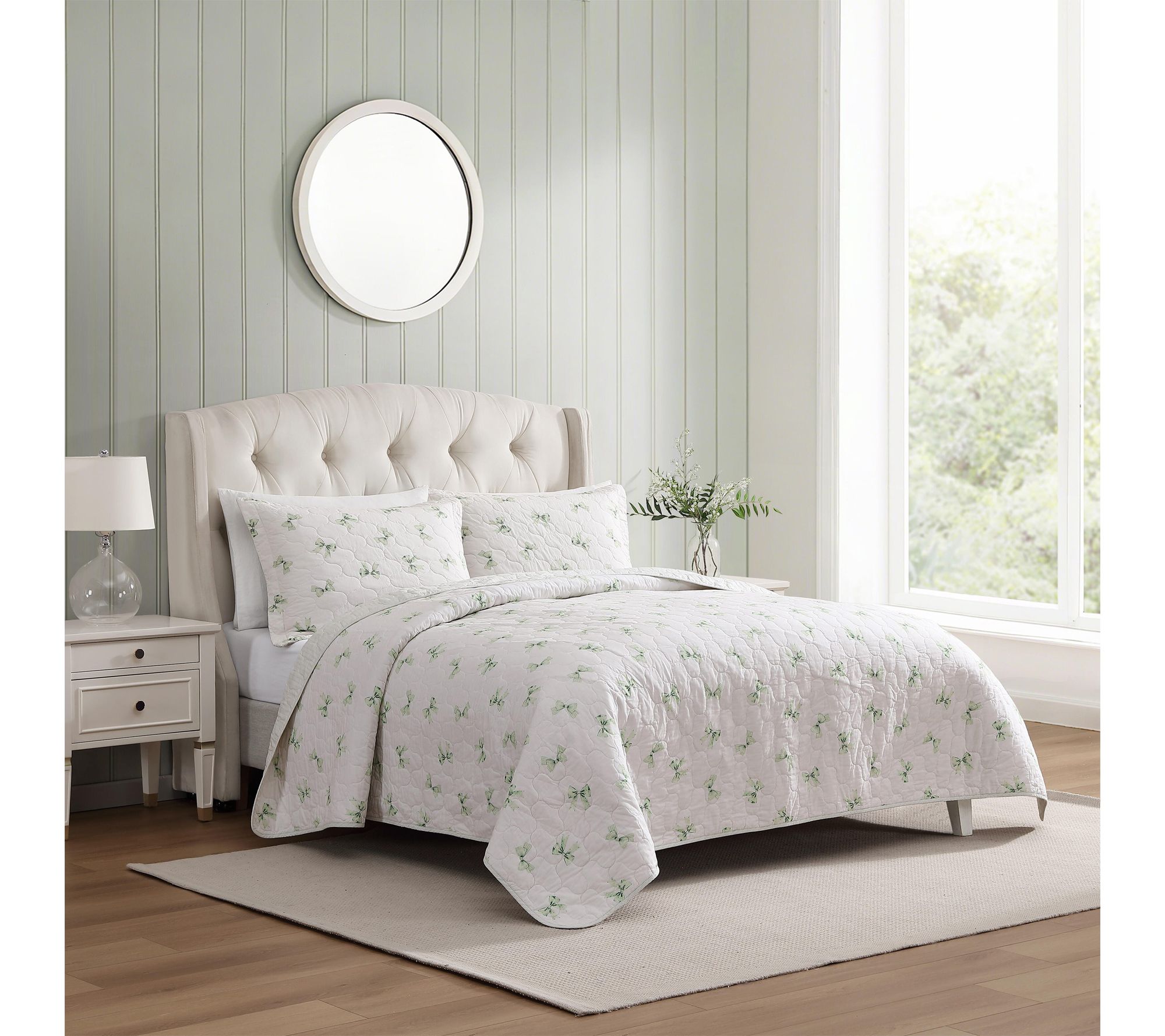Laura Ashley Bouncy Bows Green/Cream Cotton Queen Quilt Set