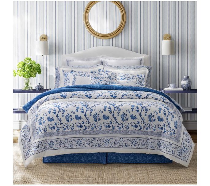 Laura Ashley Ch arlotte China B lue Queen Comfo rter Set