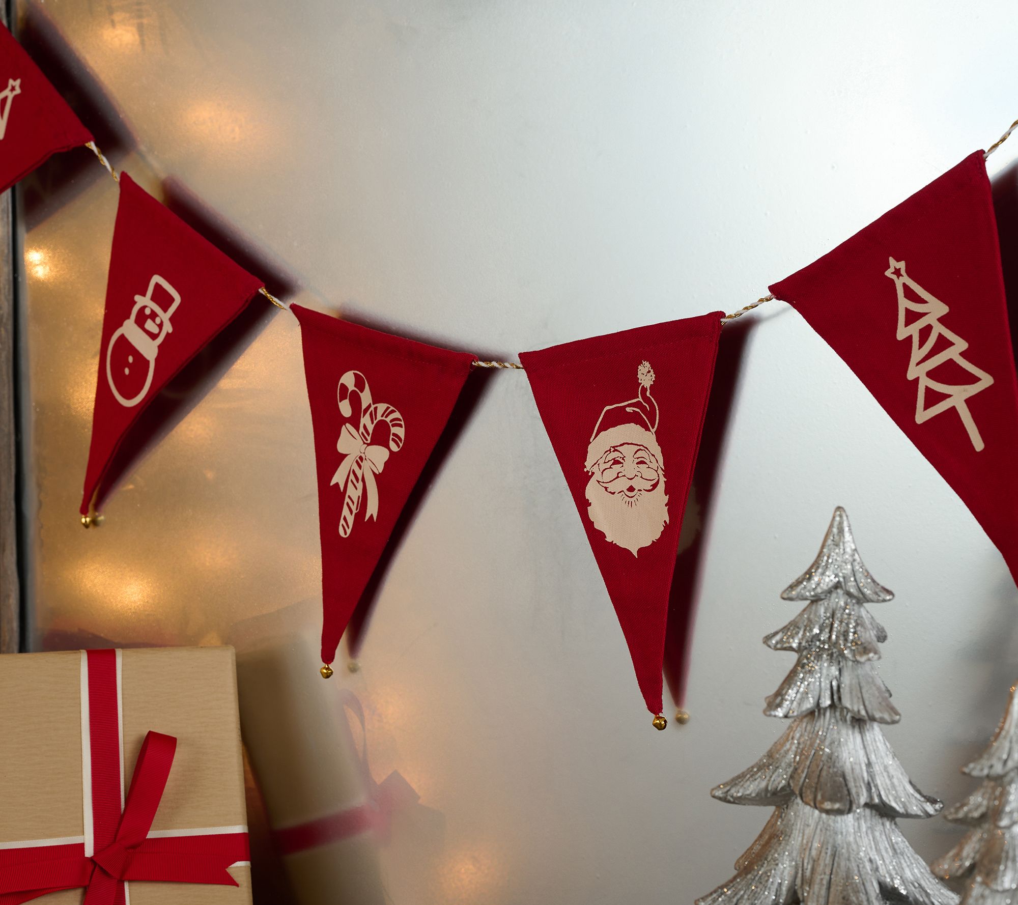 Cozy Cottage by Liz Marie Holiday Icons Hanging Garland