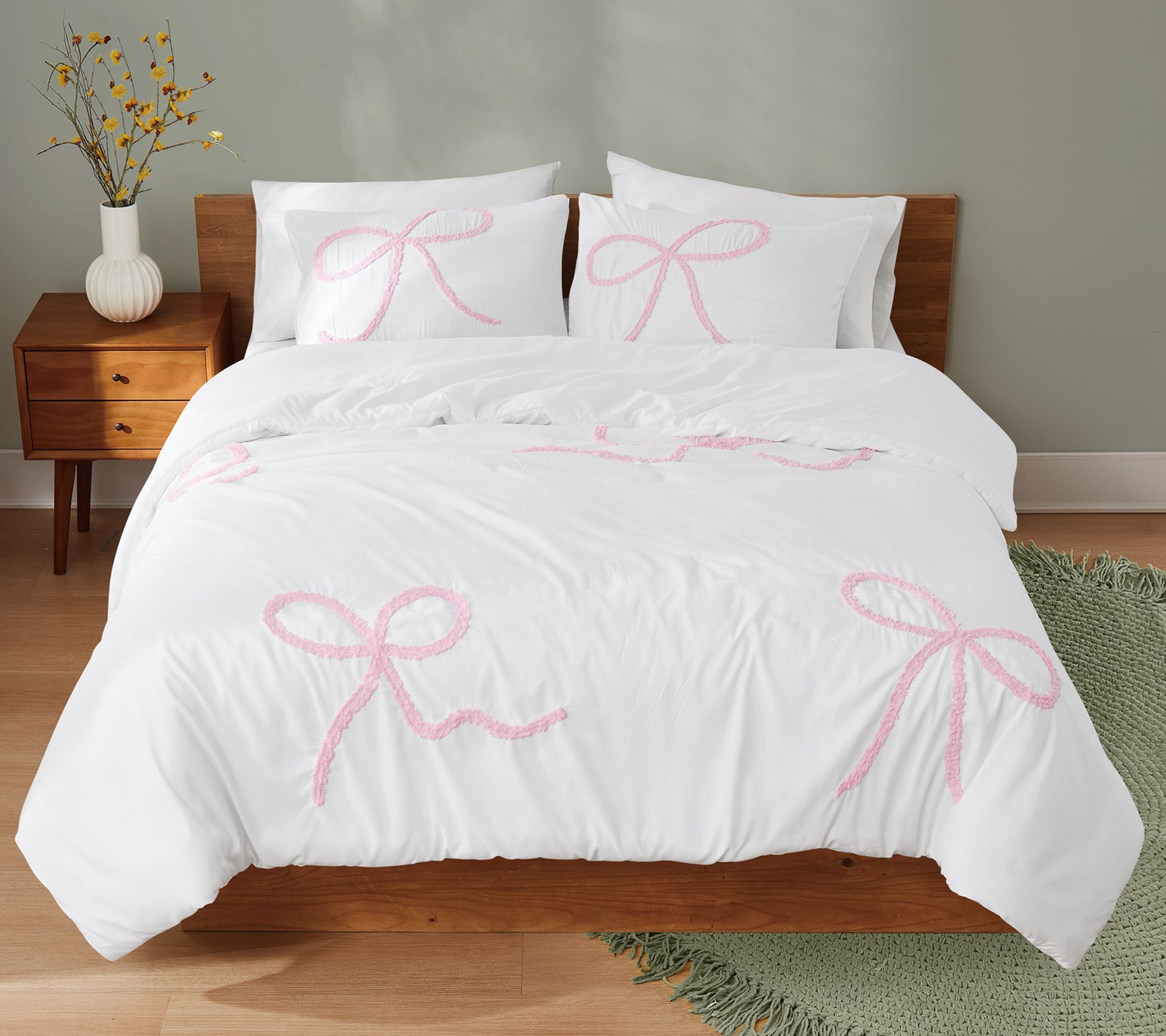 Truly Soft Textured Bow 2 Piece Twin/Twin XL Comforter Set