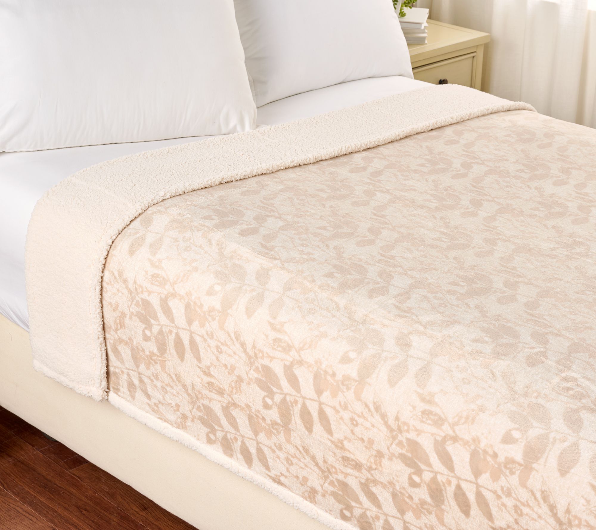 "As Is" Berkshire Floral Vine Plush & Sherpa Blanket - Full