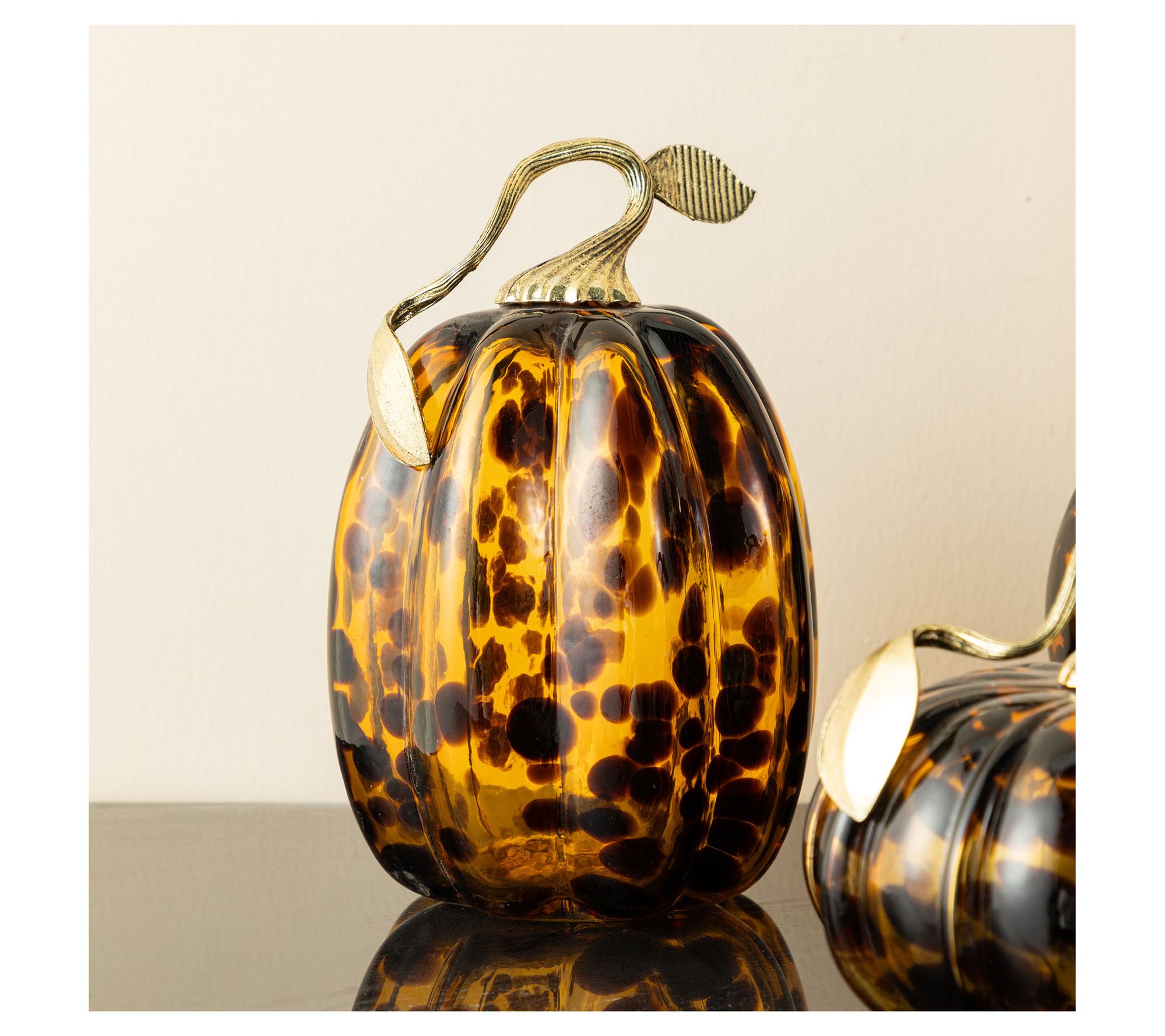 Glitzhome 8"H Amber Dots Glass Halloween Harvest Pumpkin