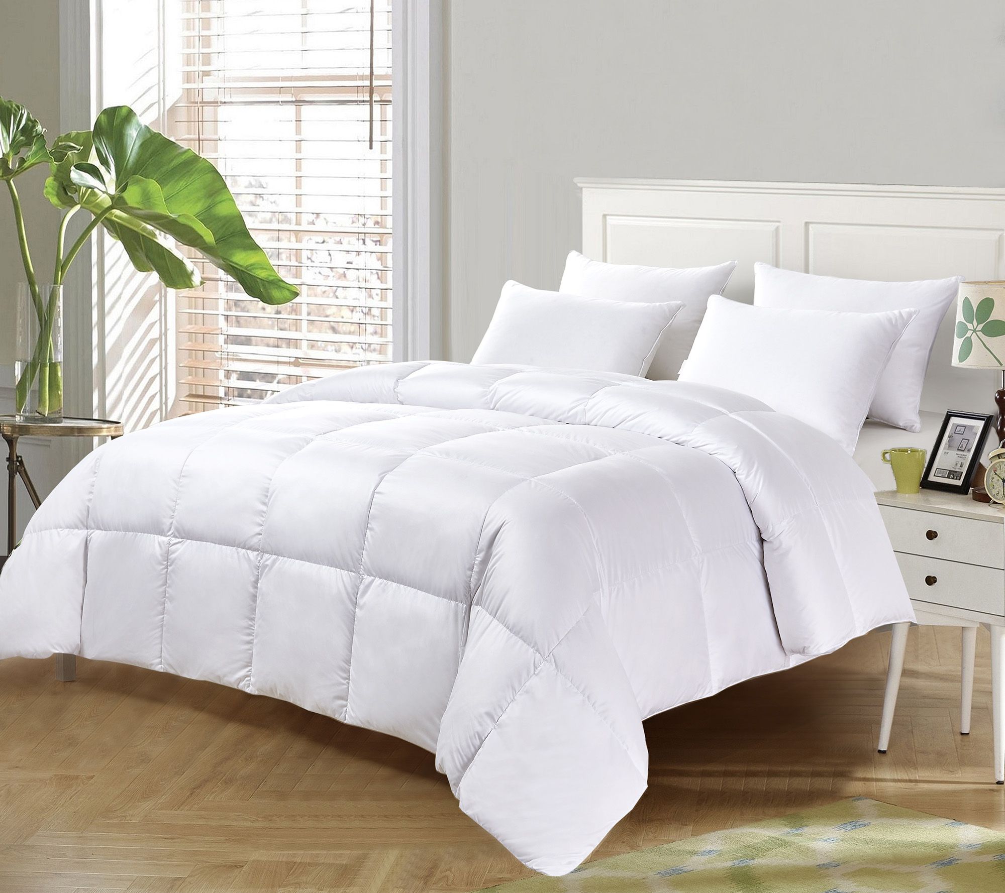 Utopia Bedding All Season 250 GSM Comforter - Soft Down Alternative Co