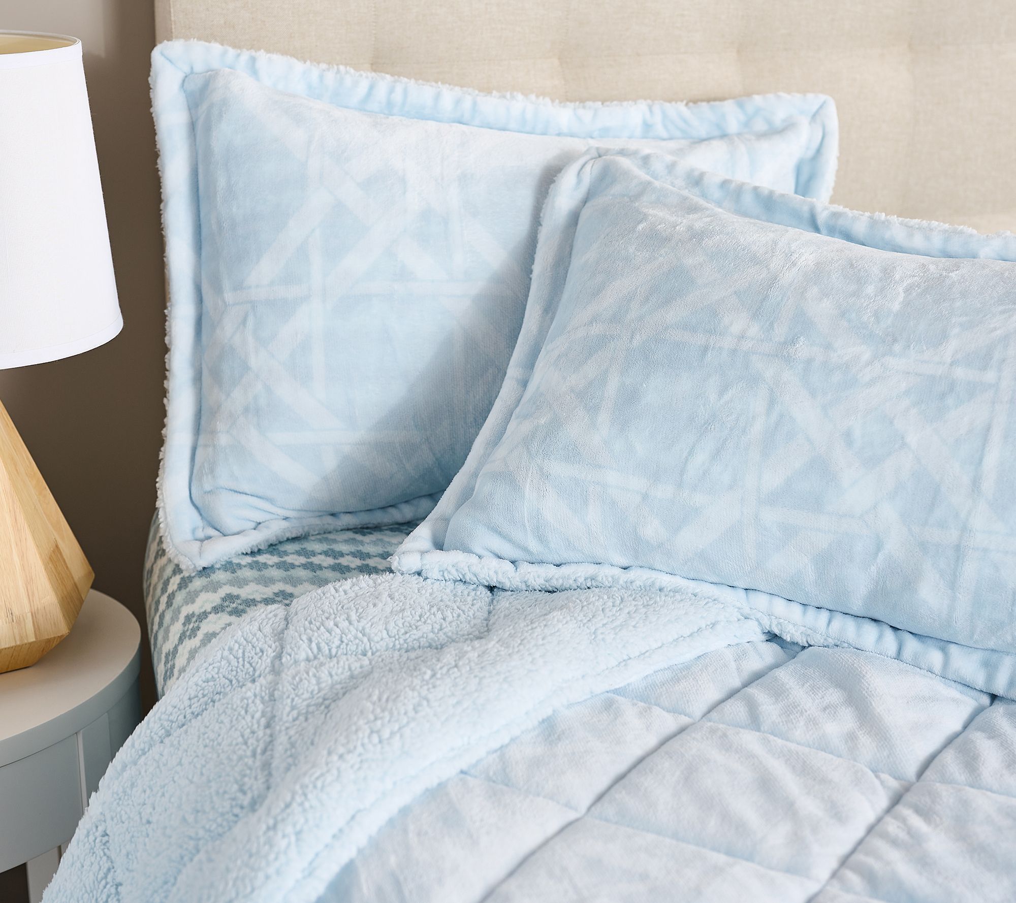 "As Is" Berkshire Velvetsoft and Sherpa Comforter Set