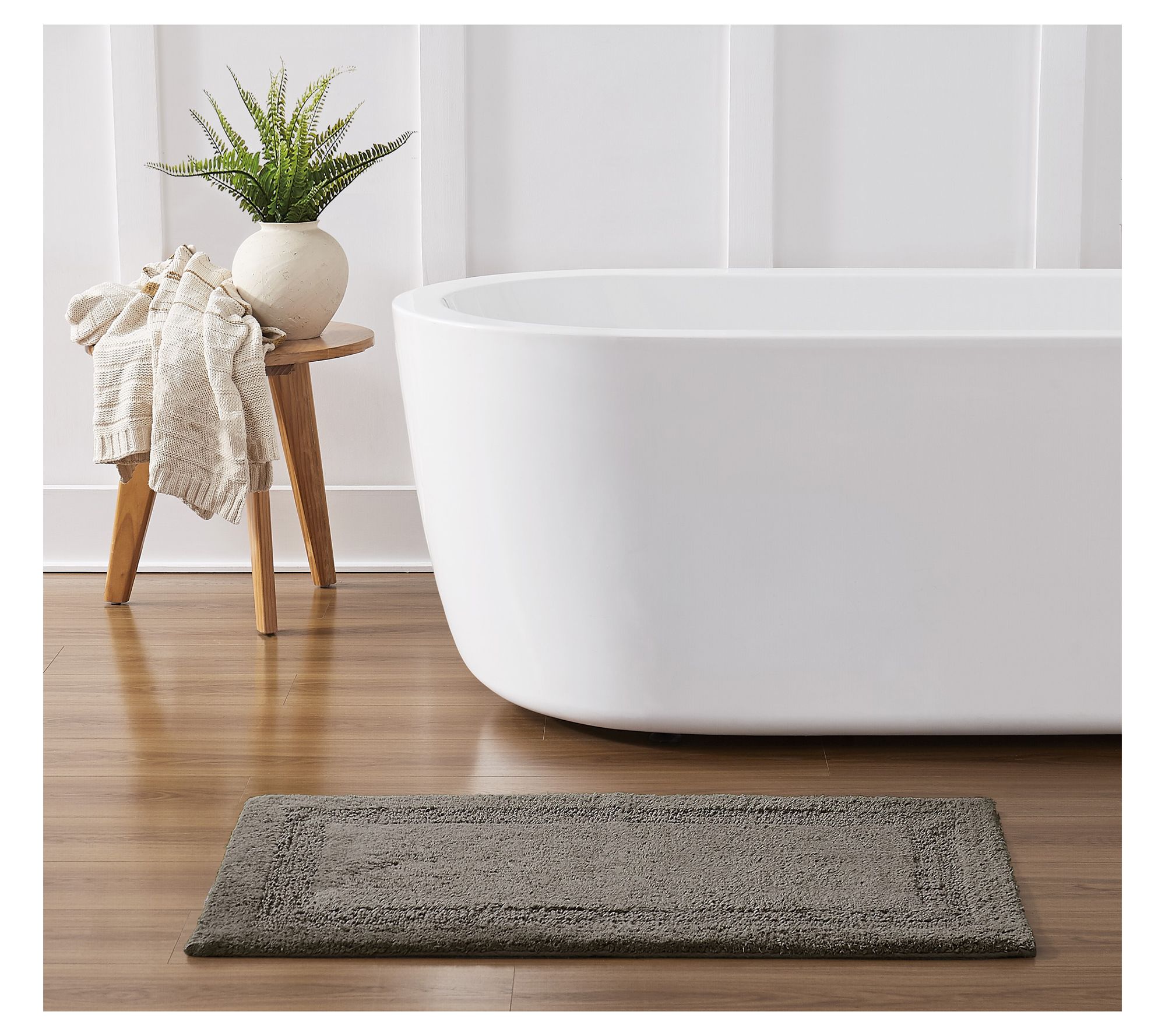 Royal Velvet Classic Cotton (24x40) Bath Rug