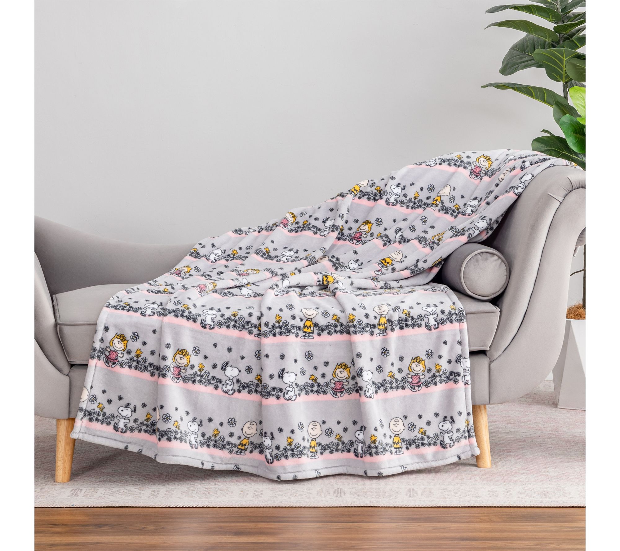  Berkshire Peanuts Spring 55x70 Velvetsoft Throw