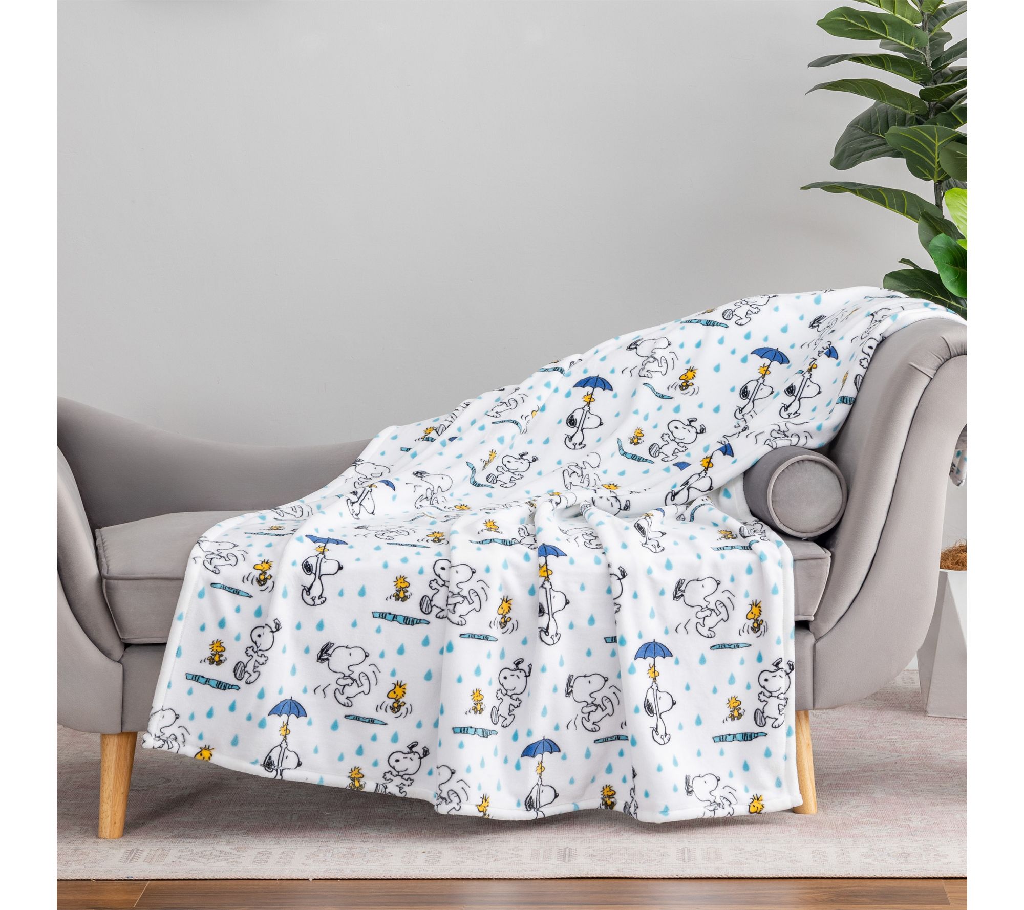 Berkshire Peanuts Spring 55x70 Velvetsoft Throw