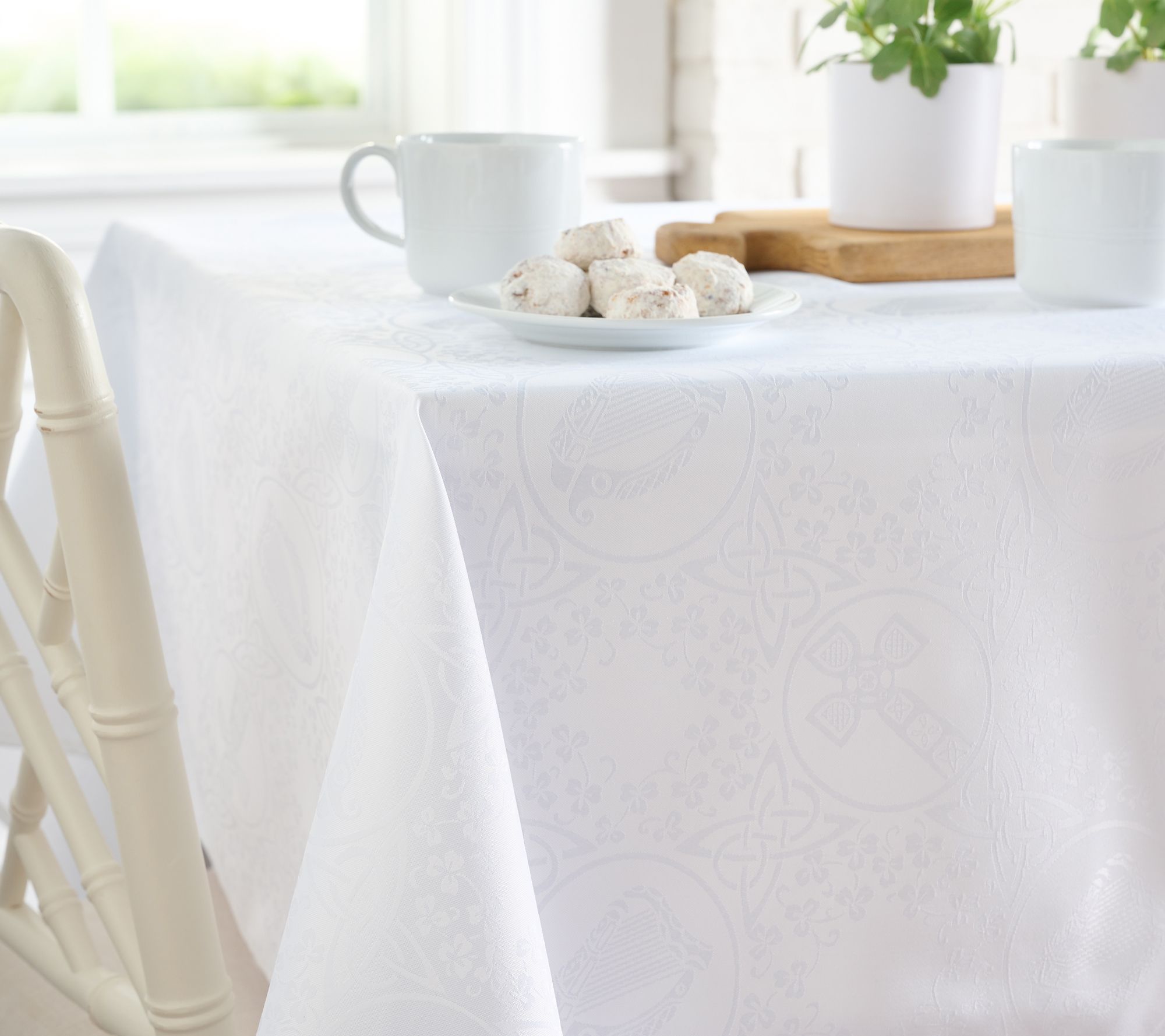 Jacquard Table Cloths Chequers Check Easycare Dining Kitchen Table Linen  Napkins