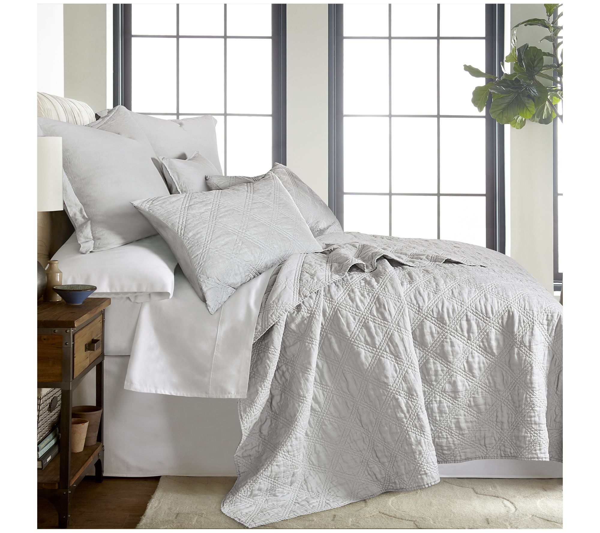 Levtex Home Washed Linen Full/Queen Quilt