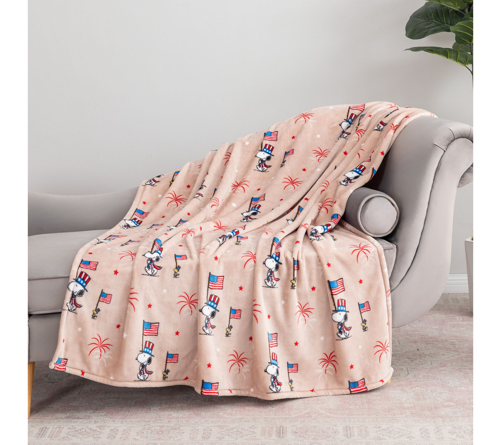 Berkshire Peanuts Americana 55x70 Velvetsoft Throw