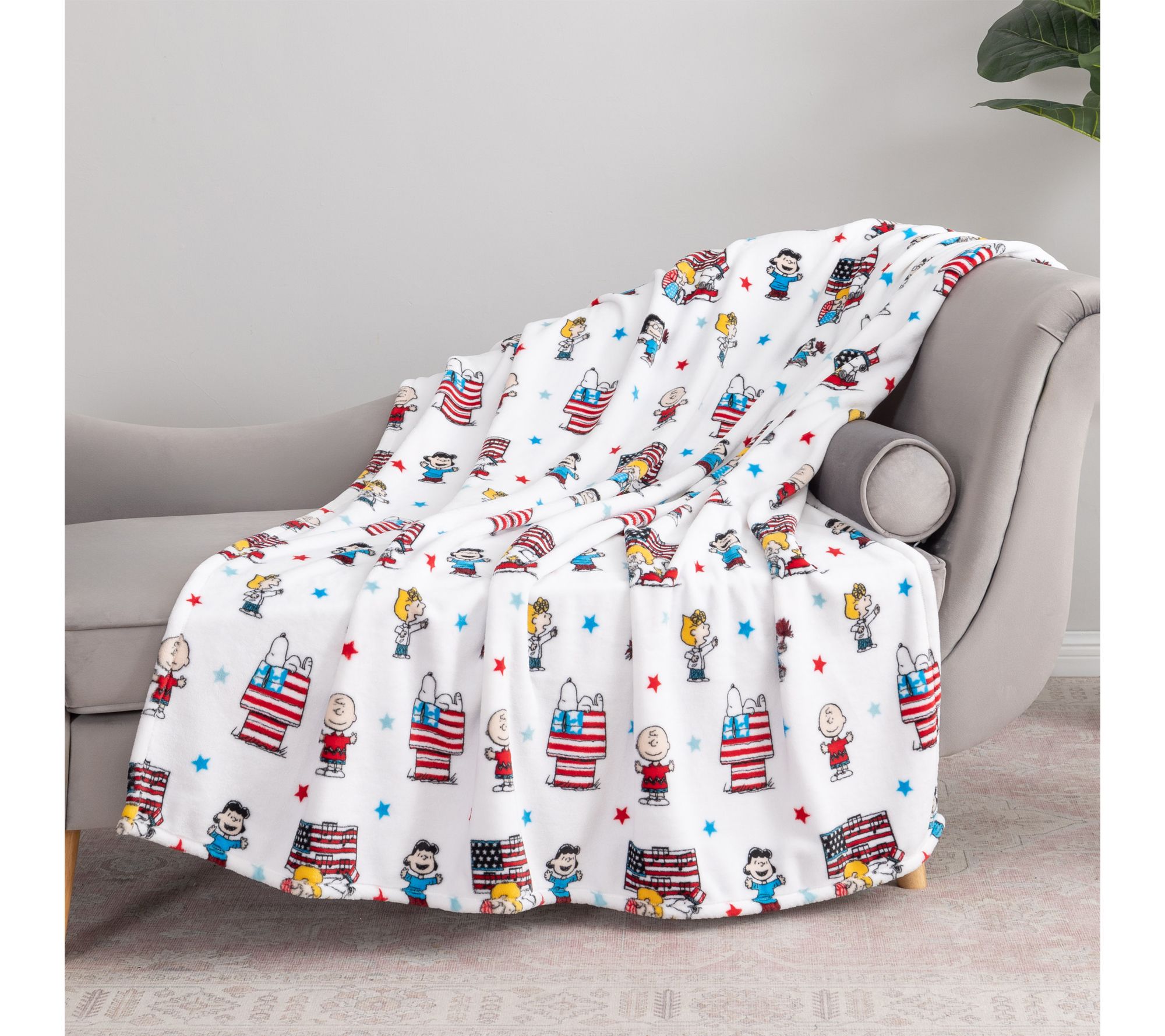 Berkshire Peanuts Americana 55x70 Velvetsoft Throw
