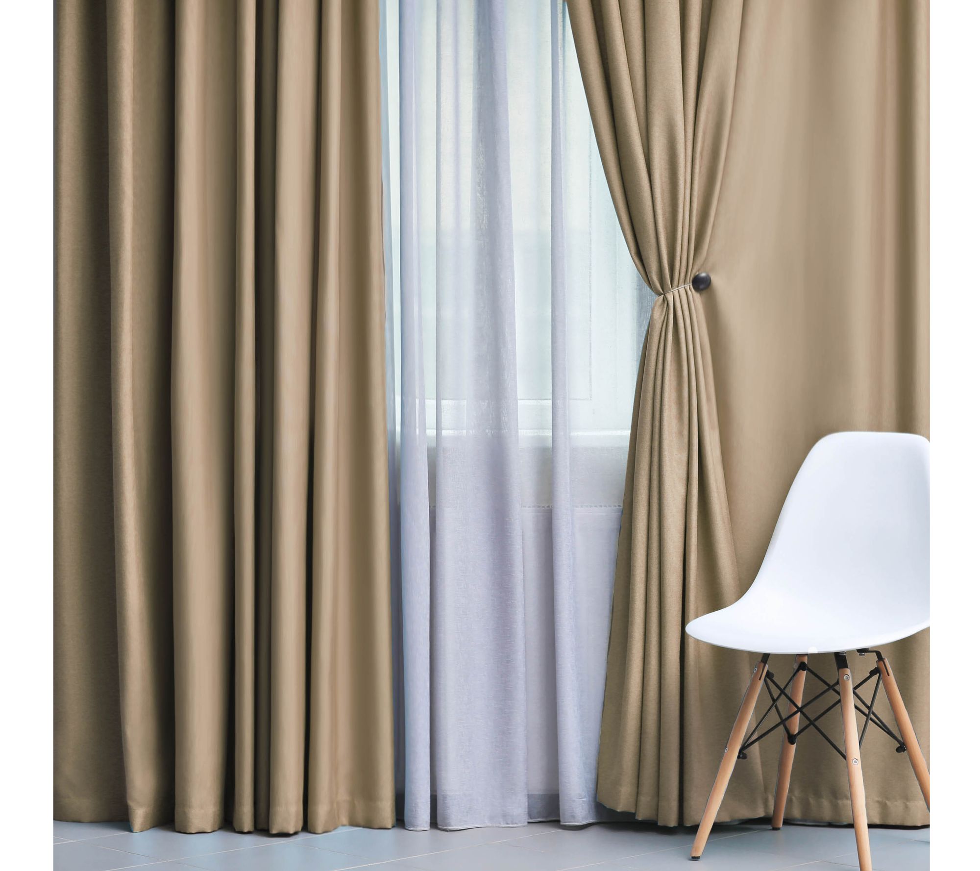 Superior Solid Insulated Blackout Grommet Curtan, 52"x84"