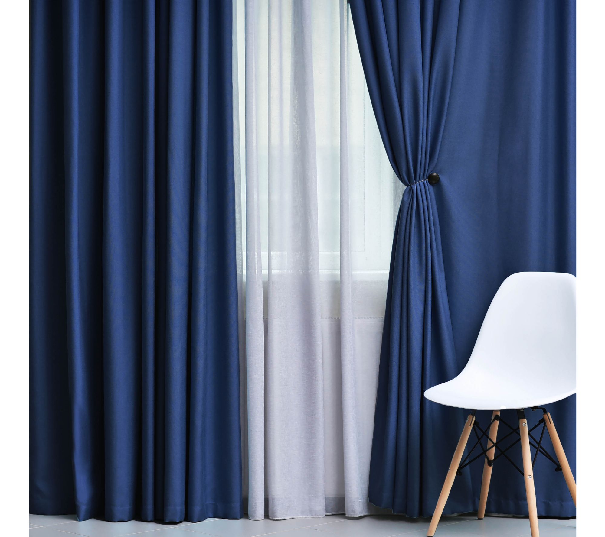 Superior Solid Insulated Blackout Grommet Curtan, 52"x84"