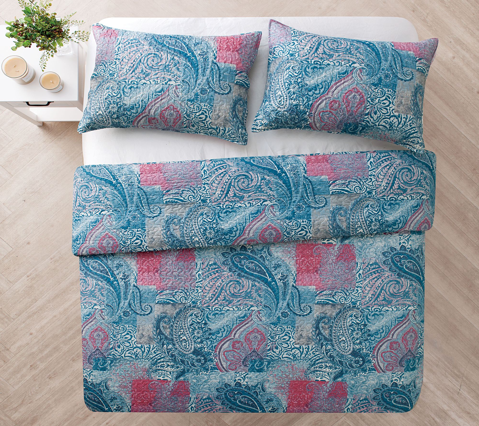 Ava 3-Piece Pinsonic Reversible Quilt Set -Full/Queen