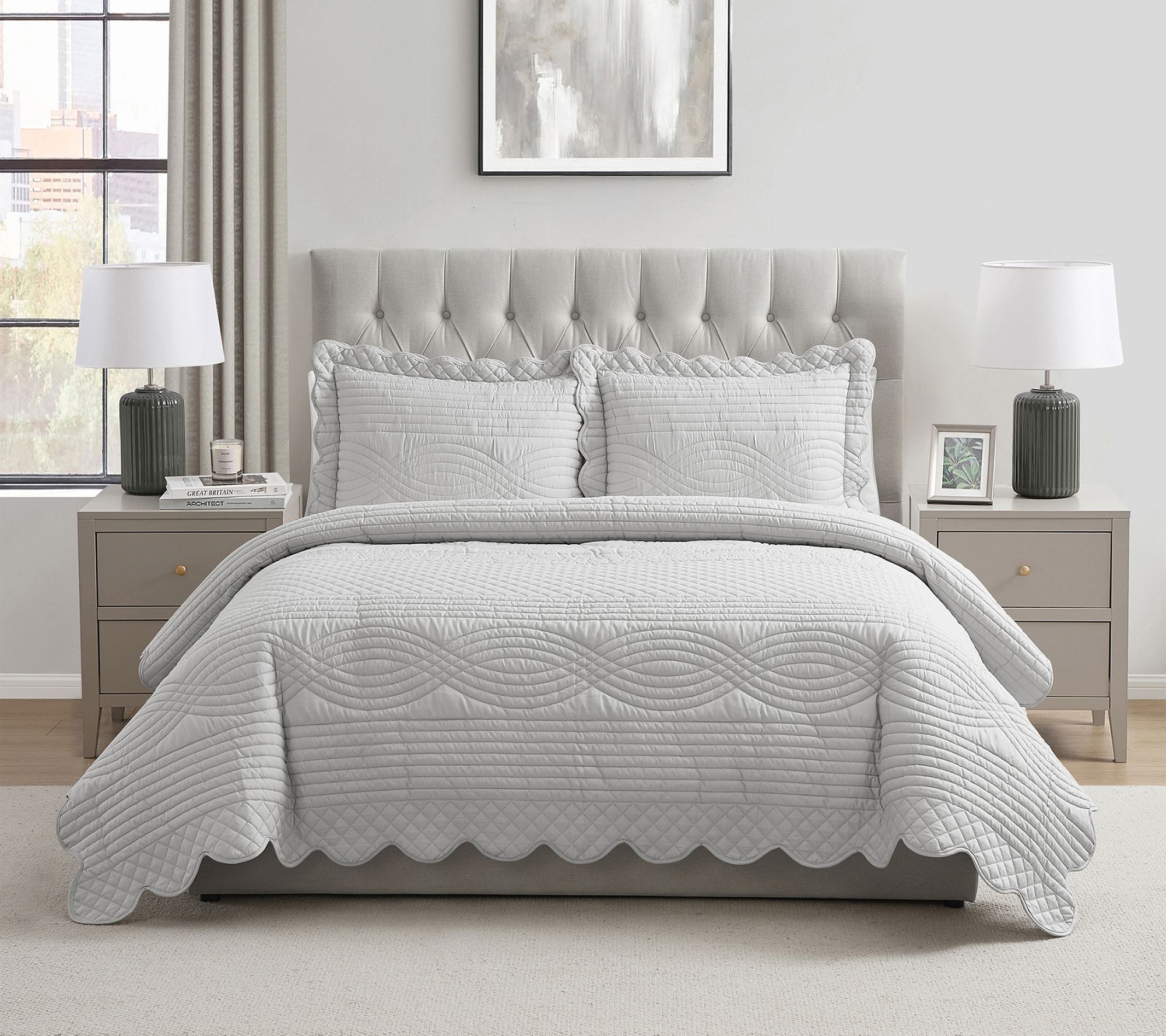  VCNY Home Scallop Microfiber Quilt Set, King