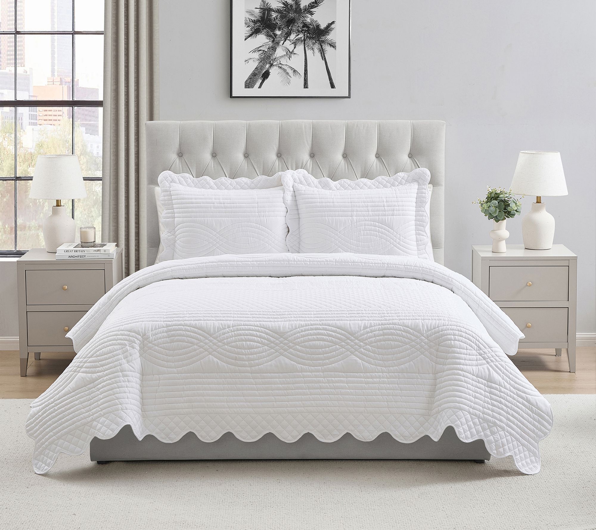 VCNY Home Scallop Microfiber Quilt Set, King