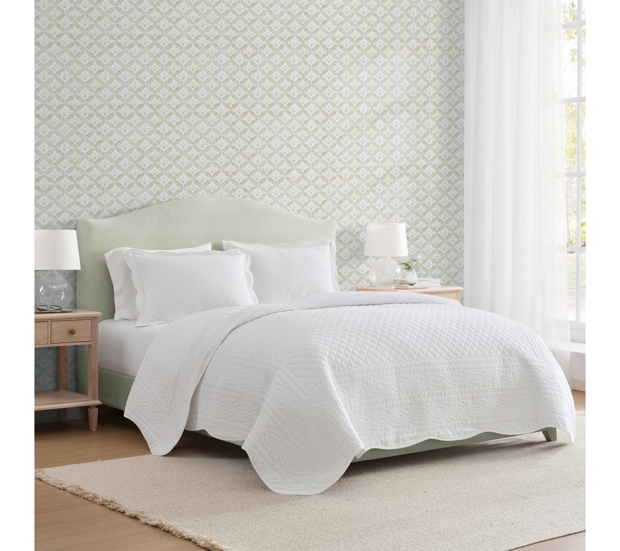 Martha Stewart Vintage Scallop White Cotton Twin Quilt Set