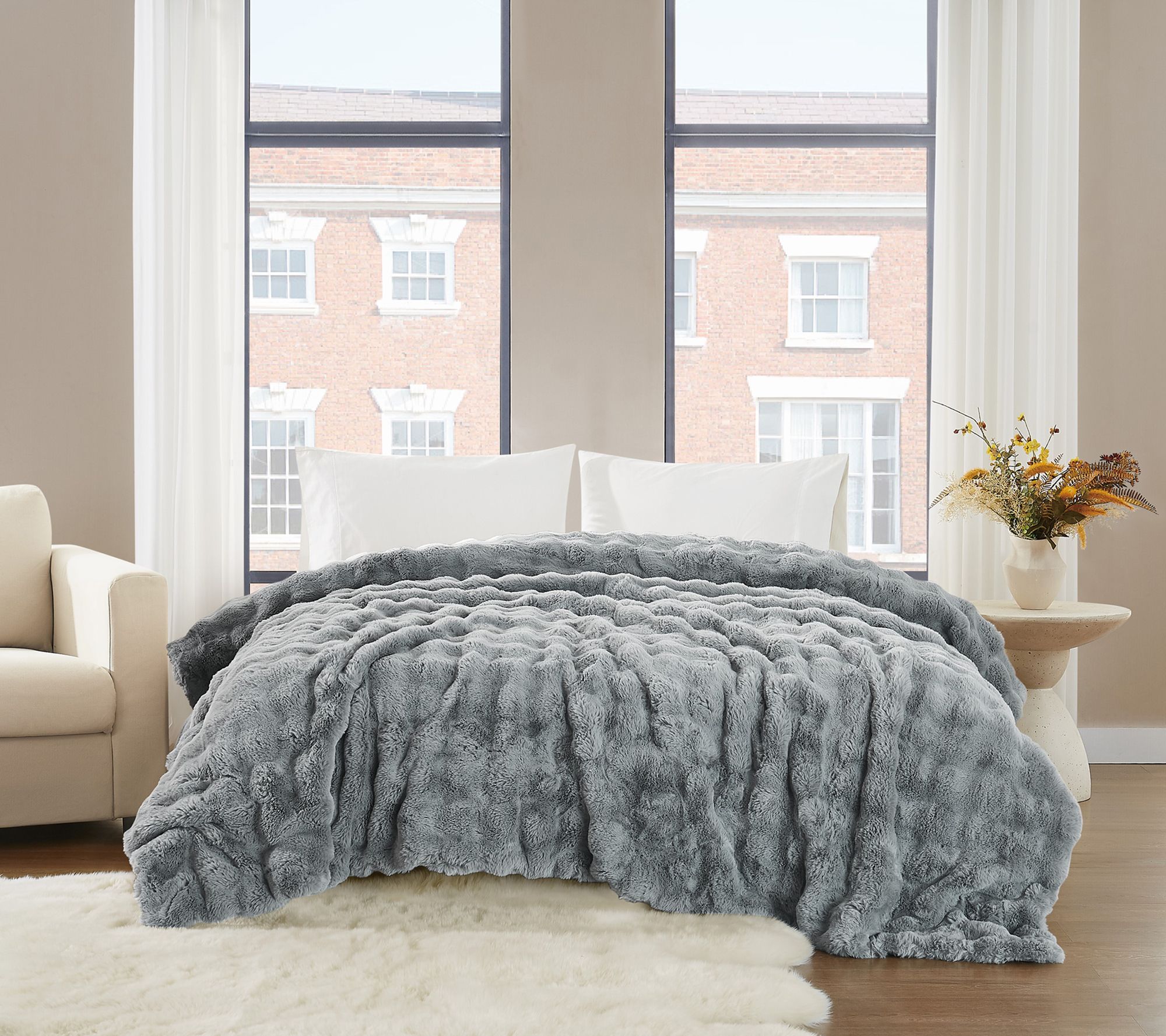 Brooklyn Loom Bubble Faux Fur Full/Queen Blanke t