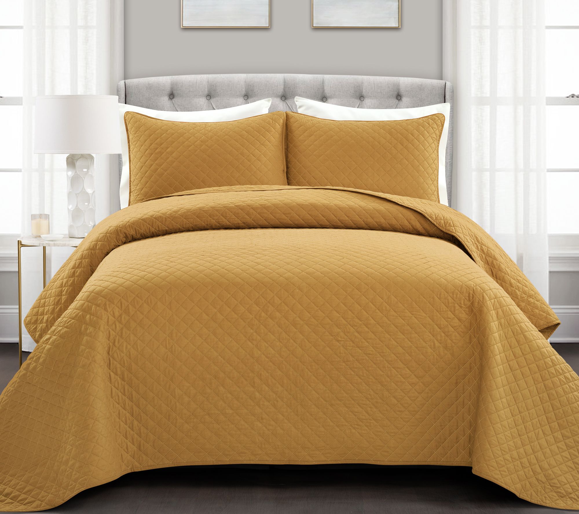 Ava Diamond Oversized 3-Piece Full/Queen Quiltby Lush Decor