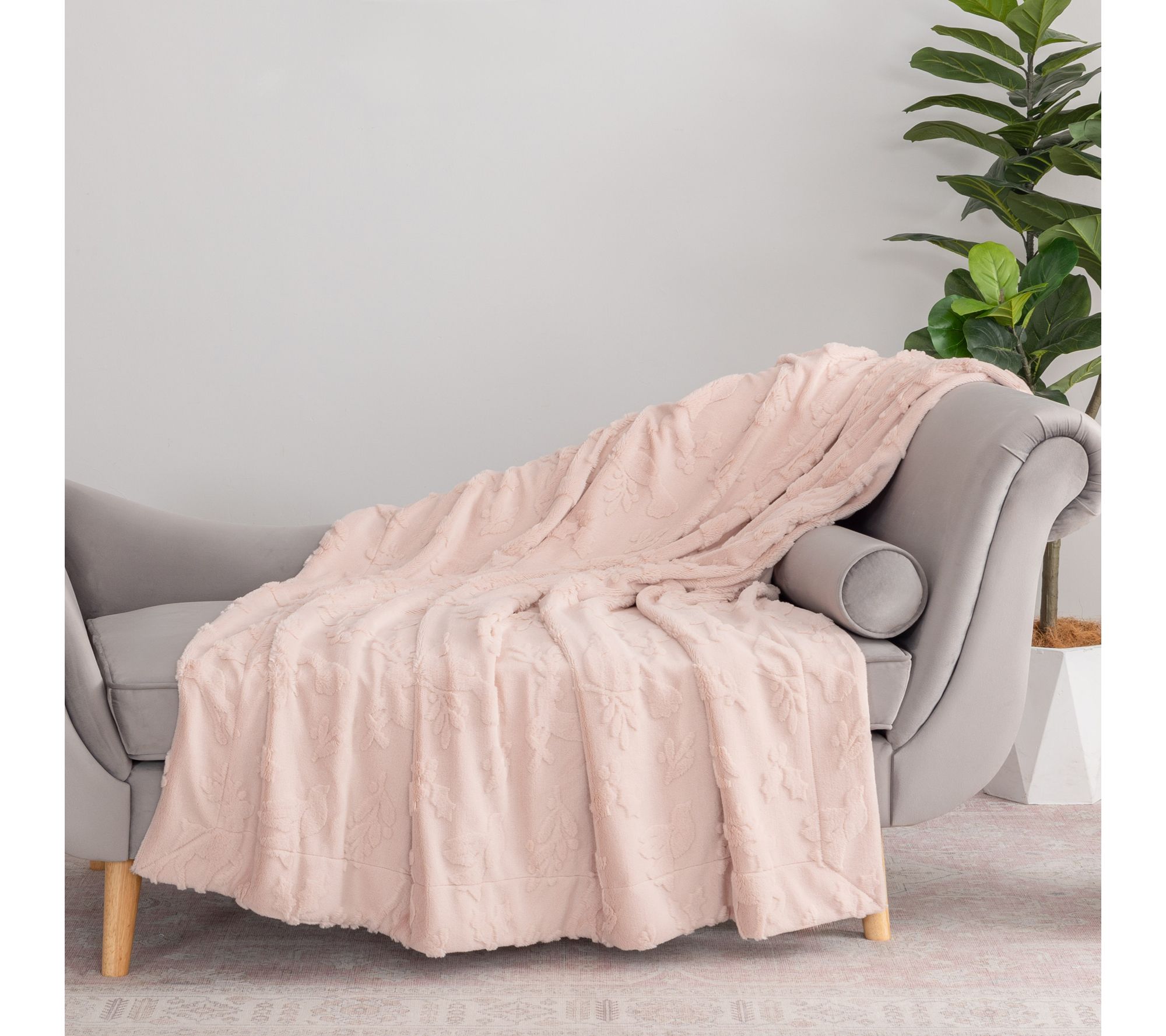 Berkshire Holiday Icon Jacquard Grace Fur 60x70 Throw