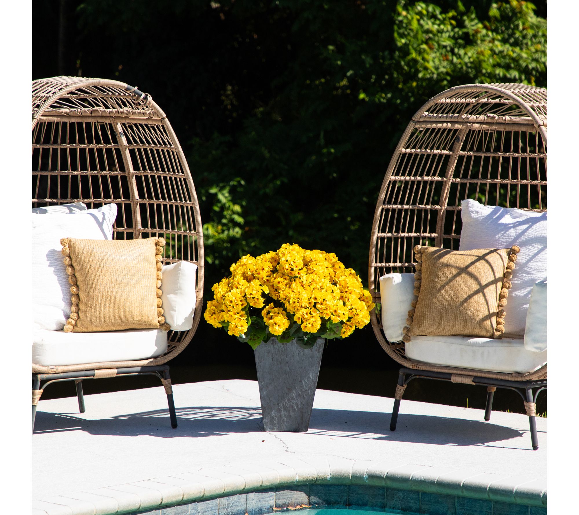 Nearly Natural 33-in UV Resistant Geranium  inPlanter