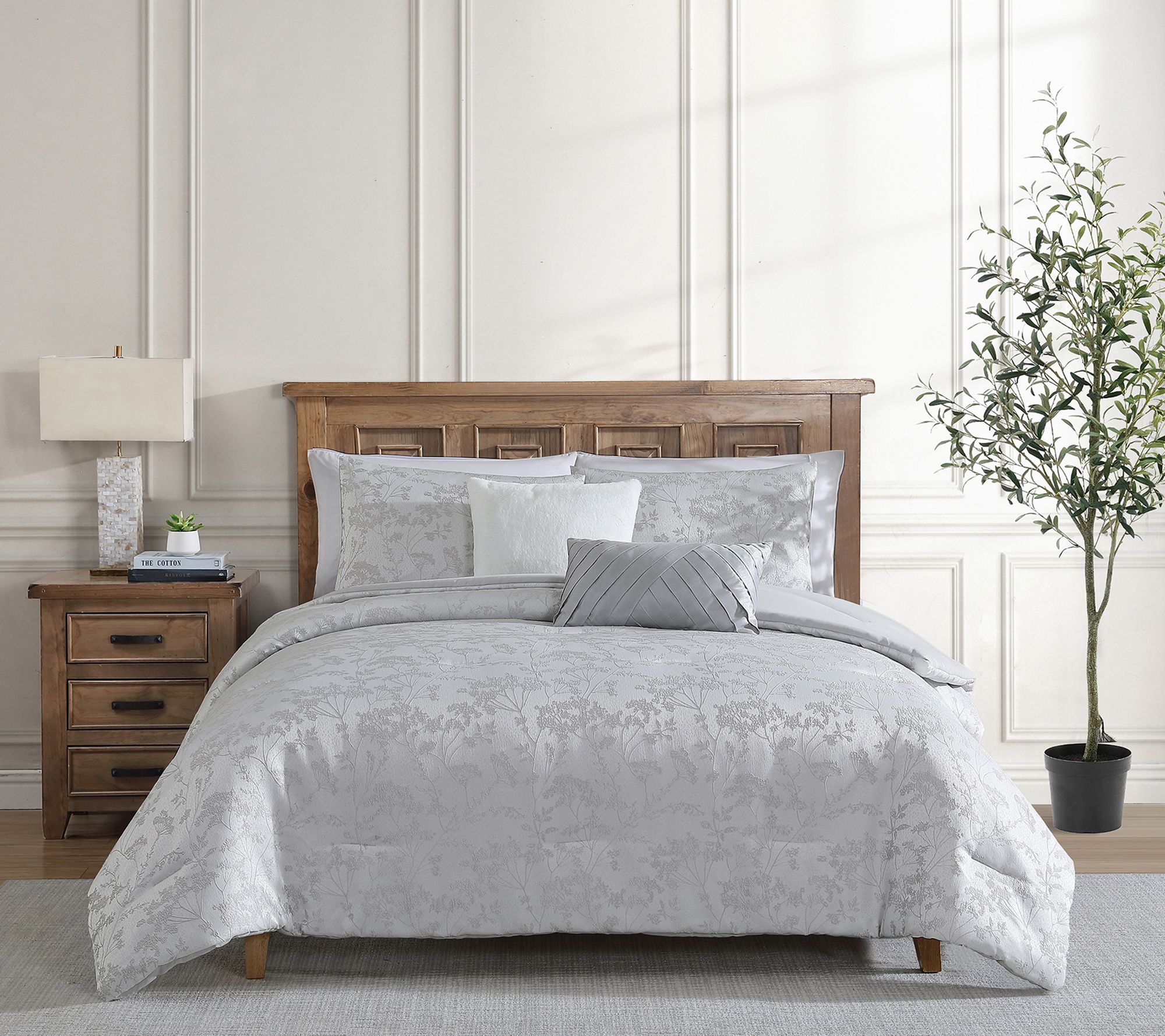 Tahari Home Nikka 5-Pc Jacquard Floral Comforter Set, Queen