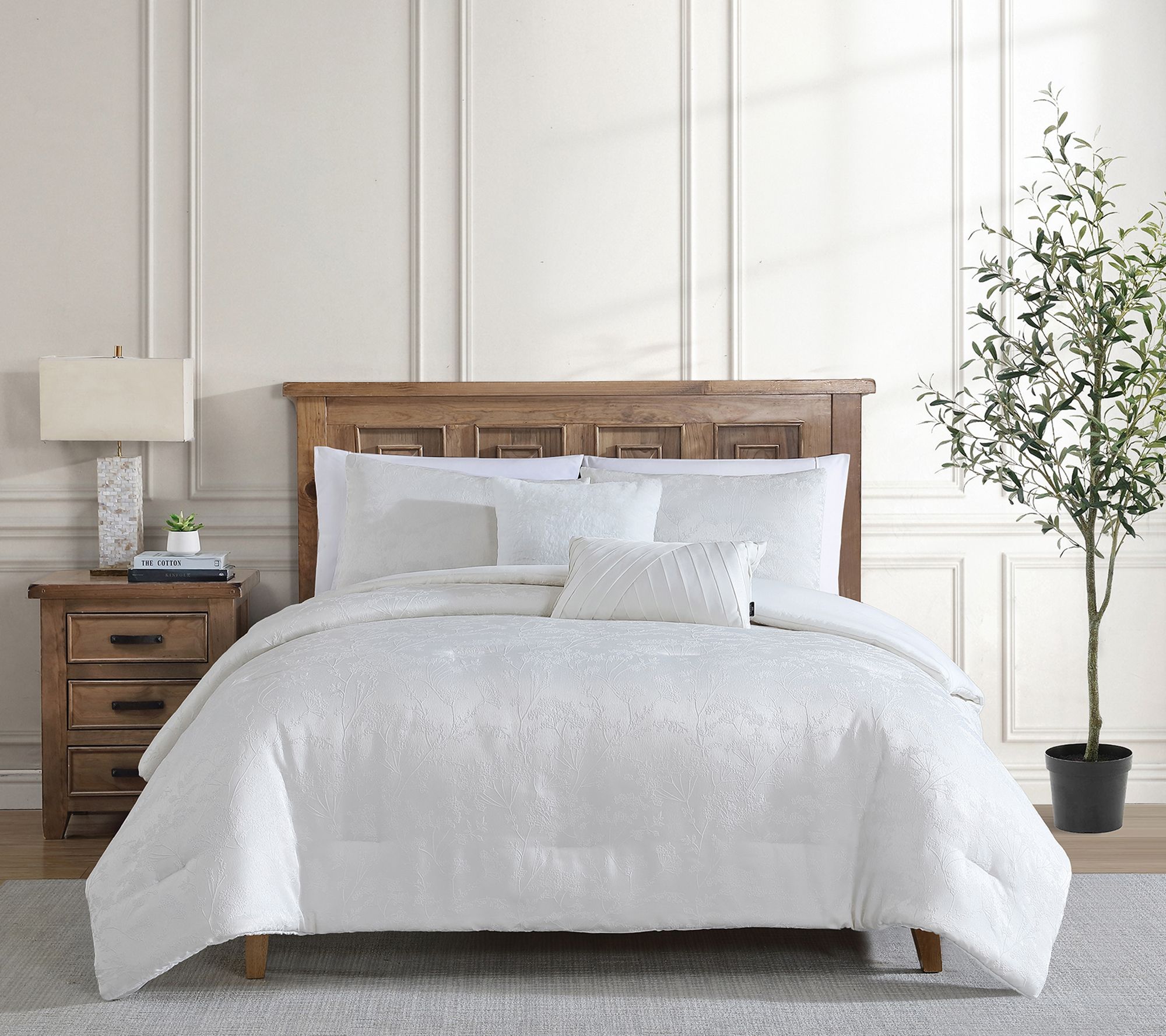 Tahari Home Nikka 5-Pc Jacquard Floral Comforter Set, Queen