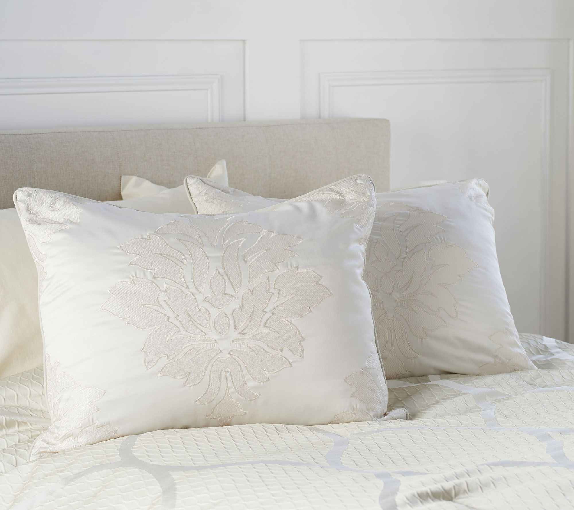 Fielder Home 5-Piece Full Ogee Jacquard Comforter Set Comforter Set ...