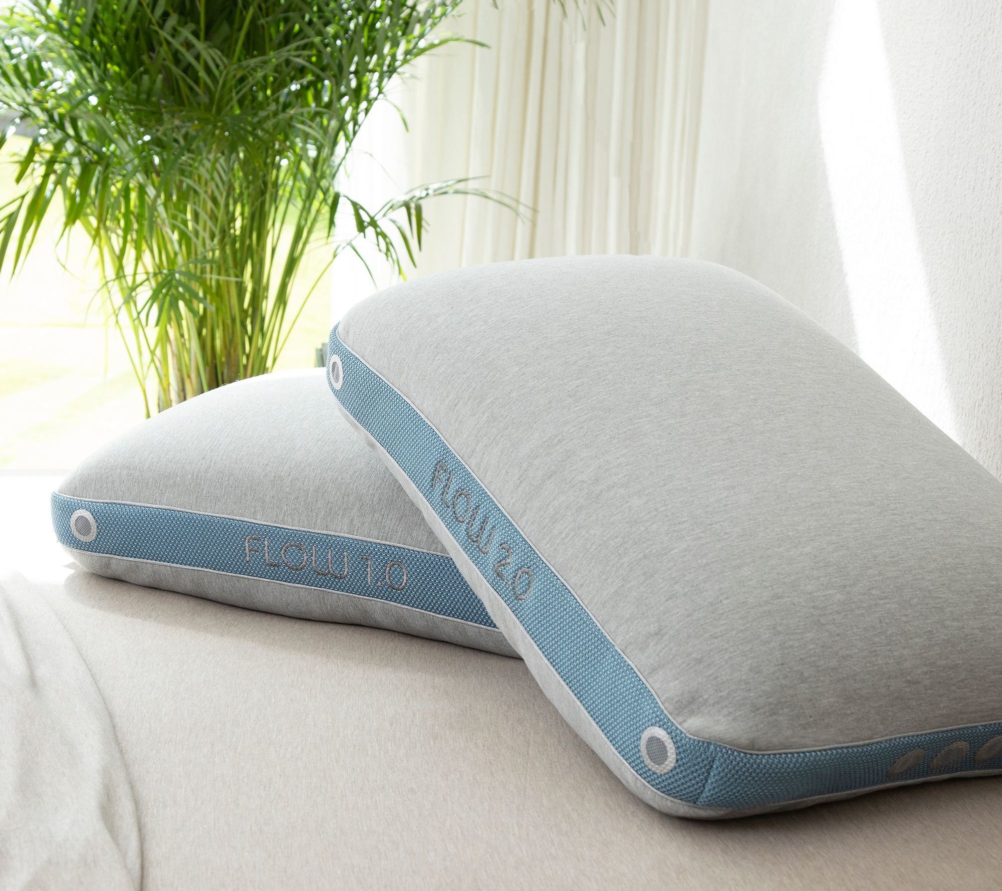 Flow Series Pillow w/ removeable cover by BEDGEAR