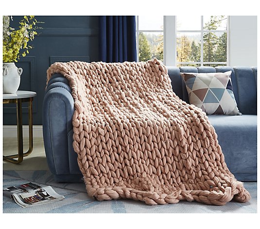 Cozy Tyme Yanis 50"x70" Chunky Knit Throw by Inspired Home