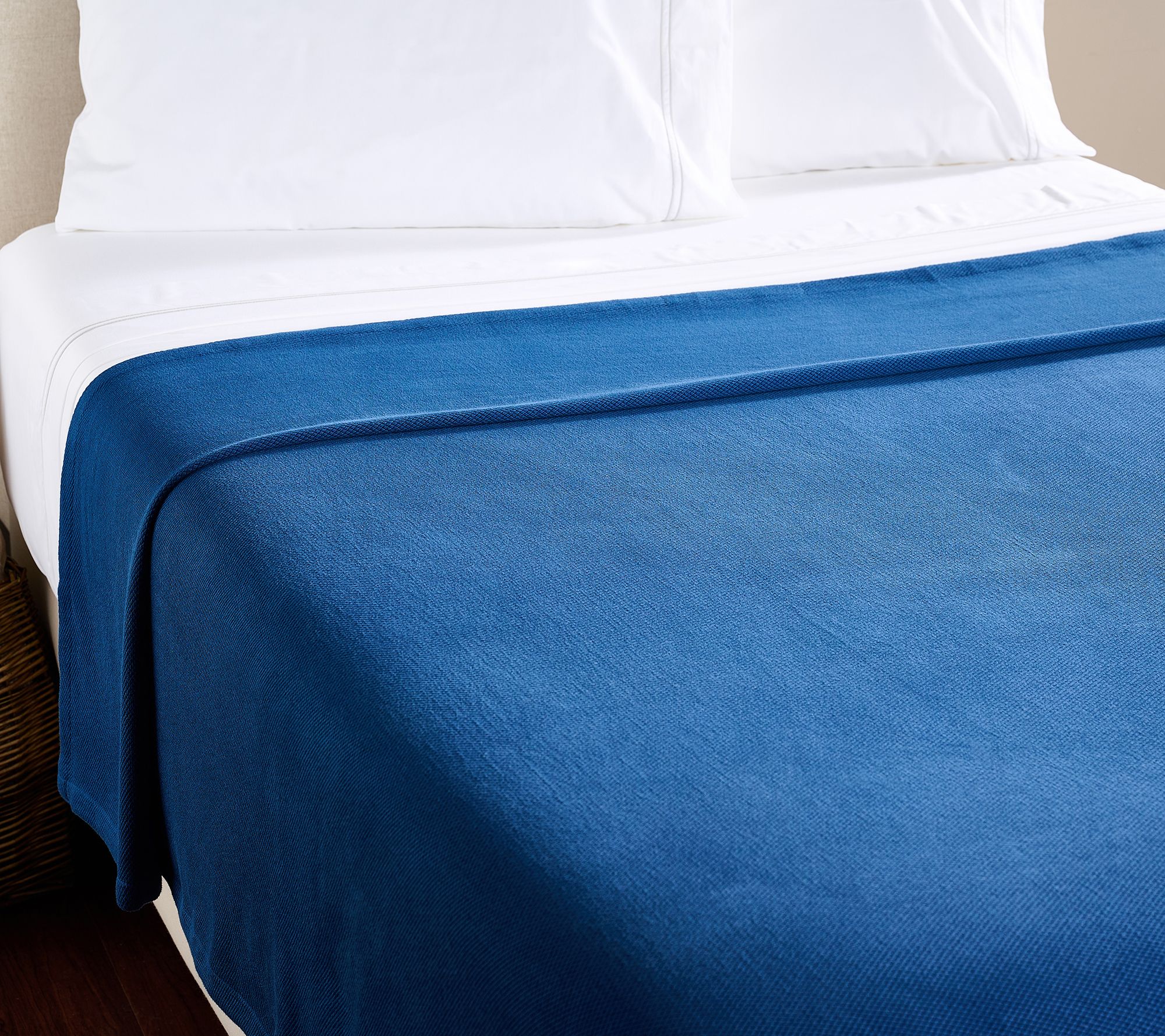 Northern Nights Signature Cotton Textured Diamond Pique Blanket- Queen