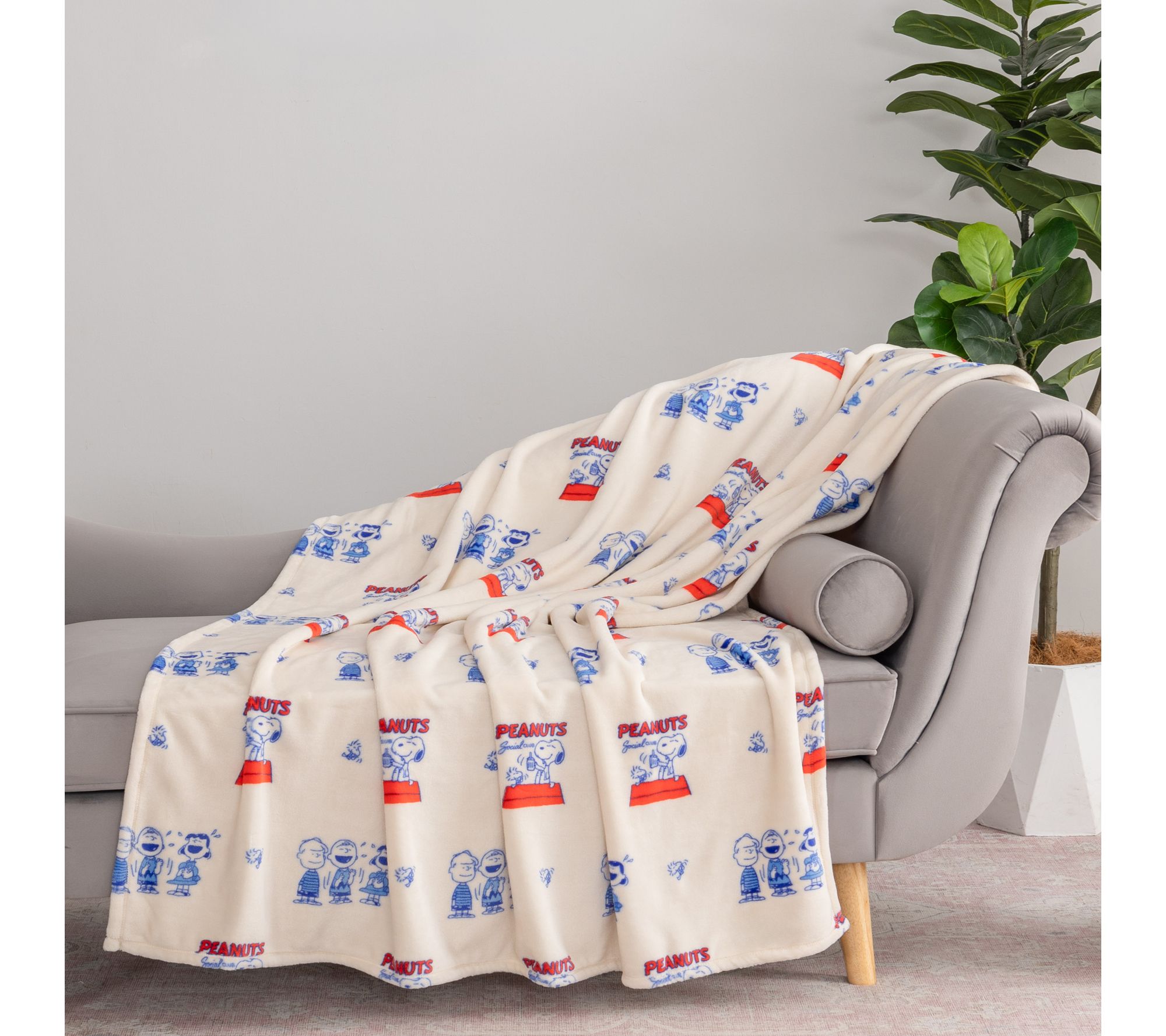 Berkshire 55x70 Peanuts 75th Anniversary Plush Throw