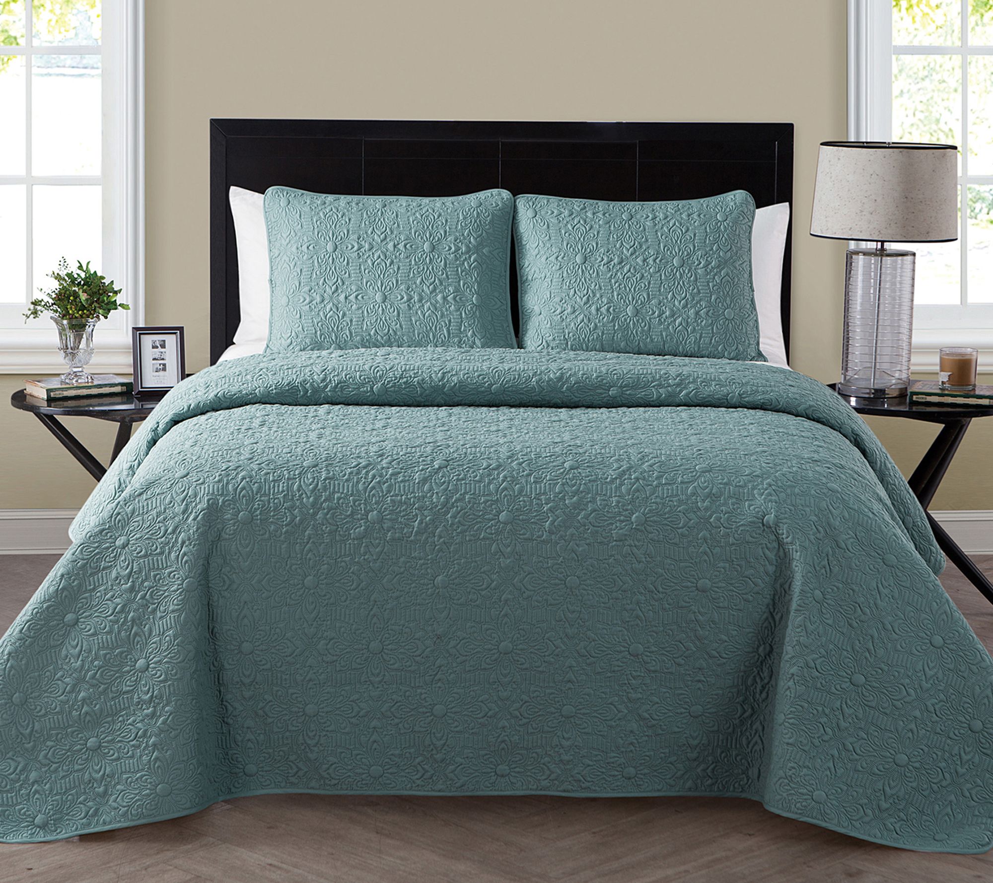 VCNY Home Caroline Embossed Floral Quilt Set, Twin