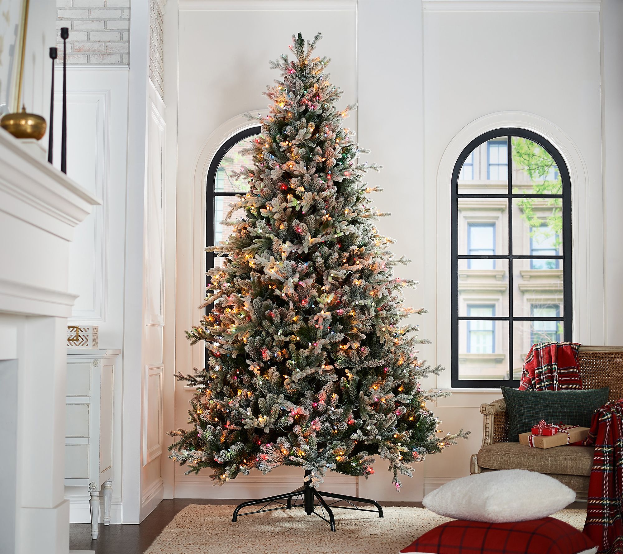 Simply Stunning Choice of Green or Flocked Tree