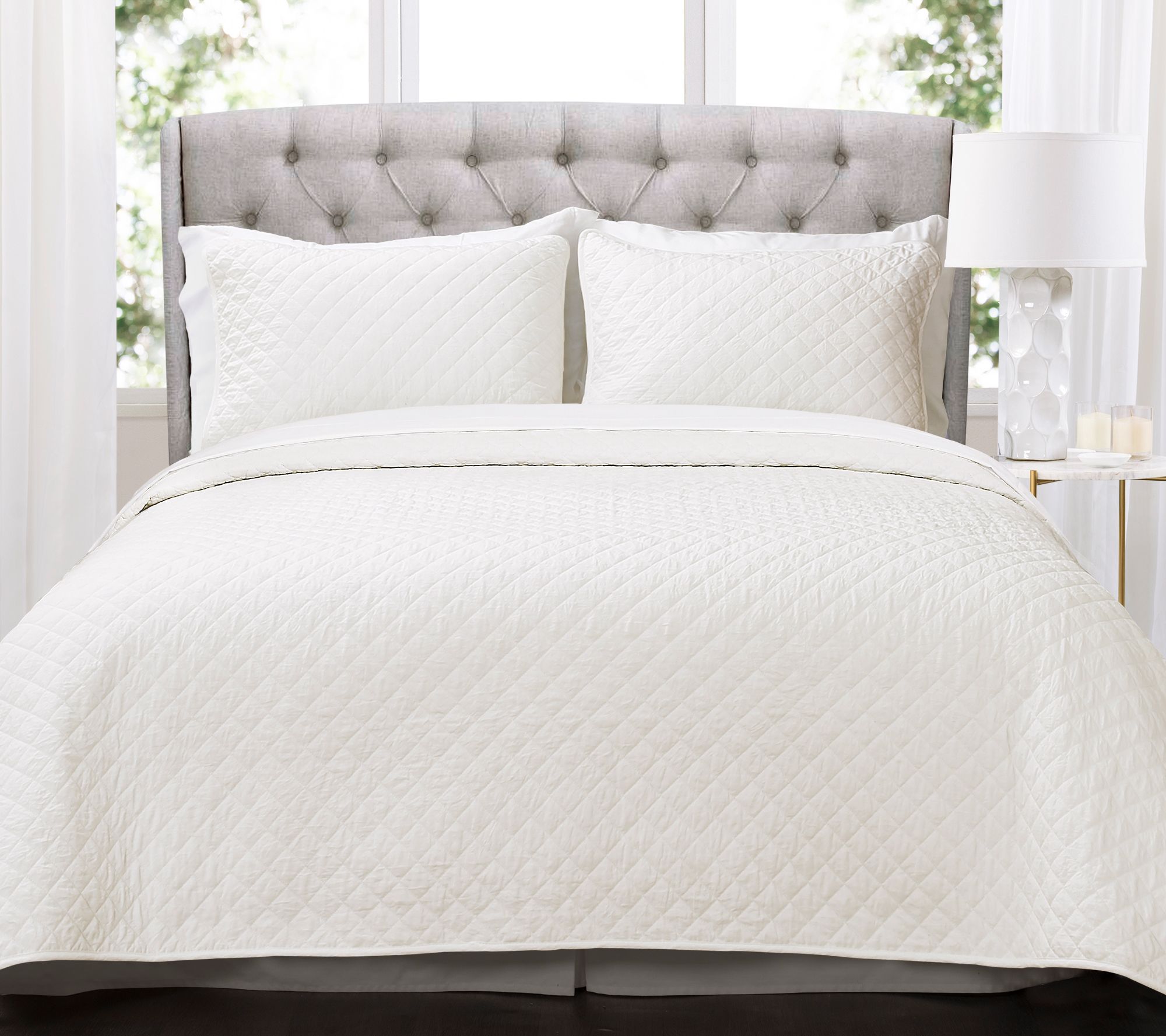 Ava Diamond Oversized 3-Piece King Quilt Set byLush Decor