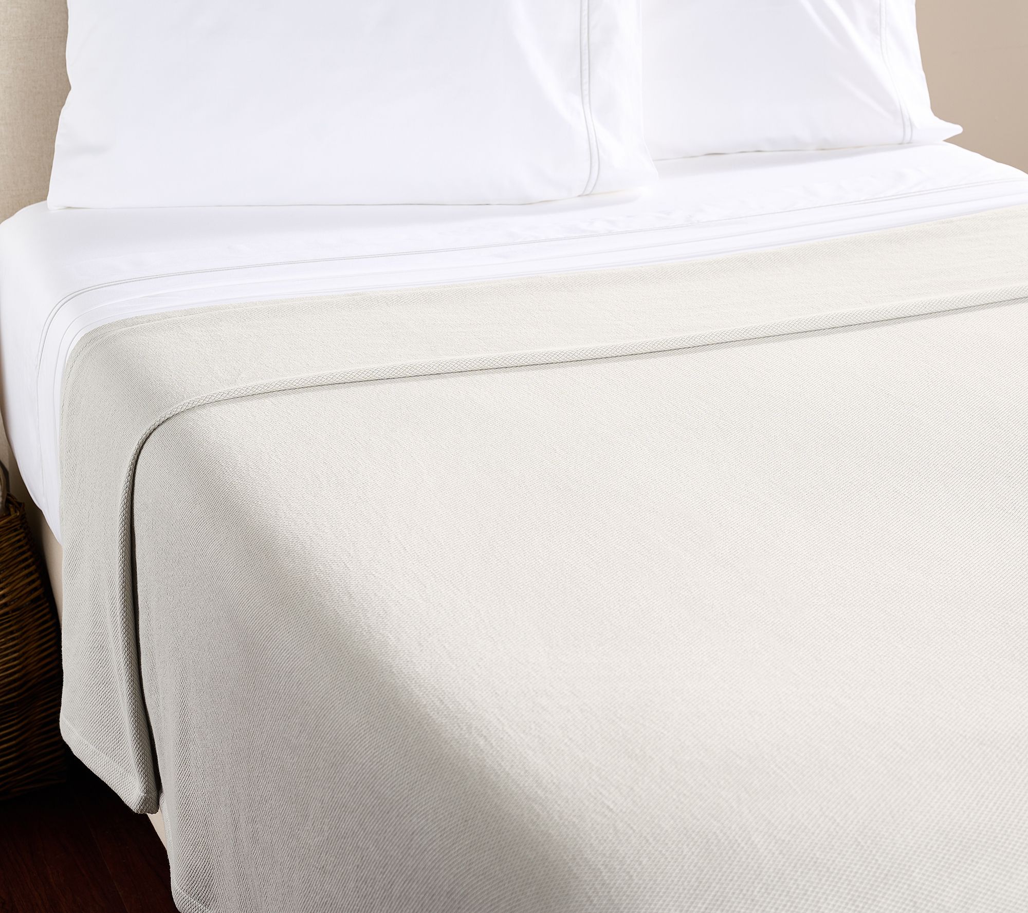 Northern Nights Signature Cotton Textured Diamond Pique Blanket- King